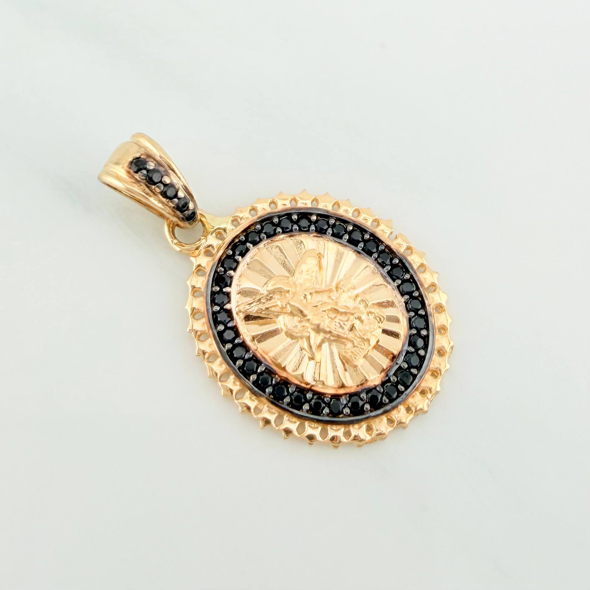 Dije San Miguel Arcangel 2.85 g / 2.5 cm Dos Oros Negro Amarillo 18K