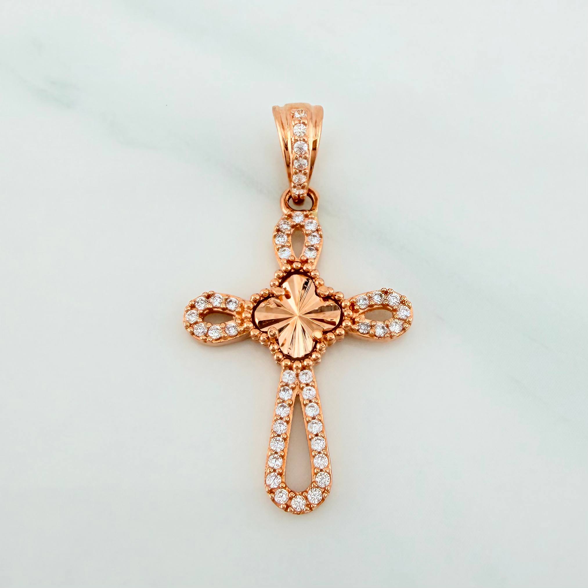 Dije Cruz Trebol 1.85 g / 3 cm Oro Rosa 18K