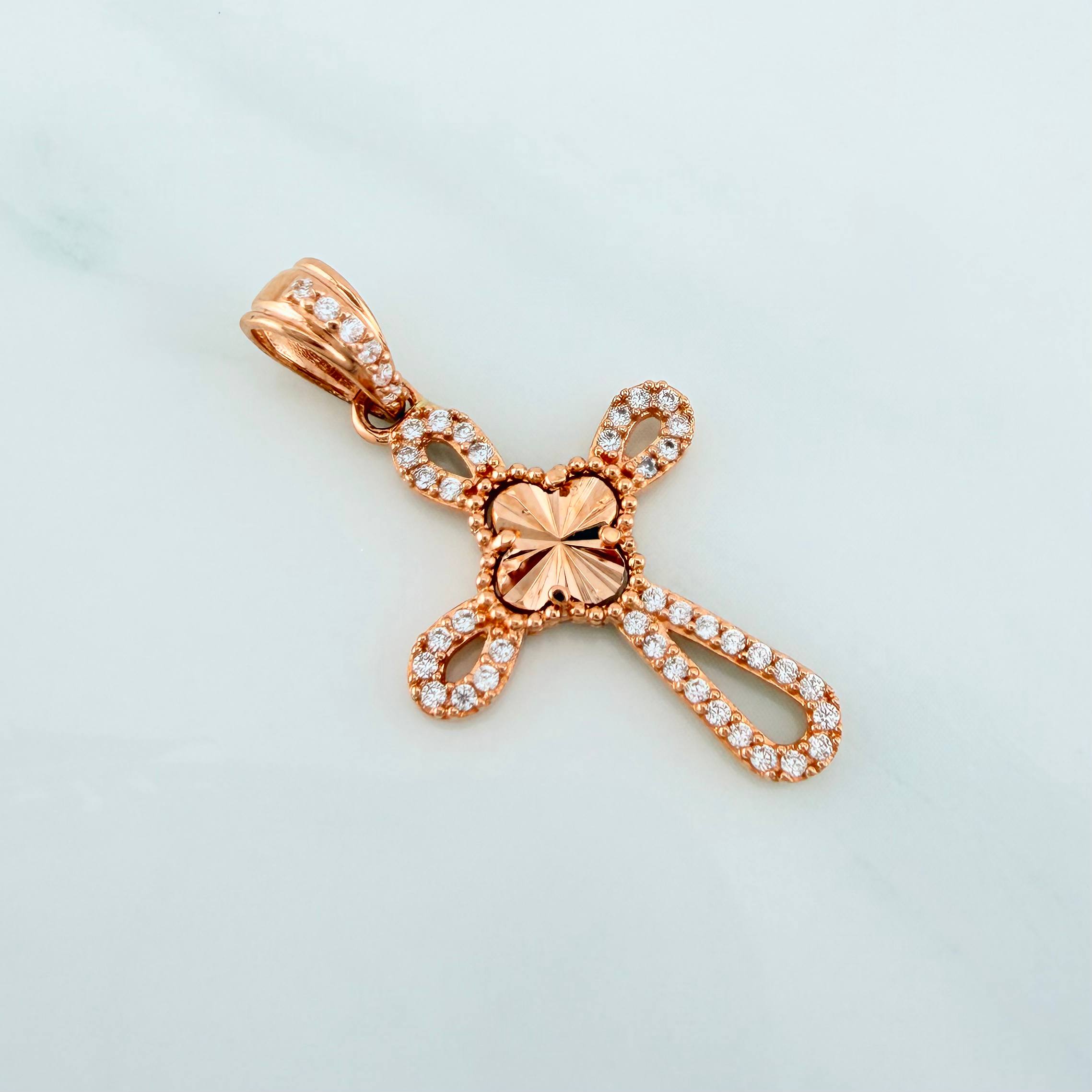 Dije Cruz Trebol 1.85 g / 3 cm Oro Rosa 18K