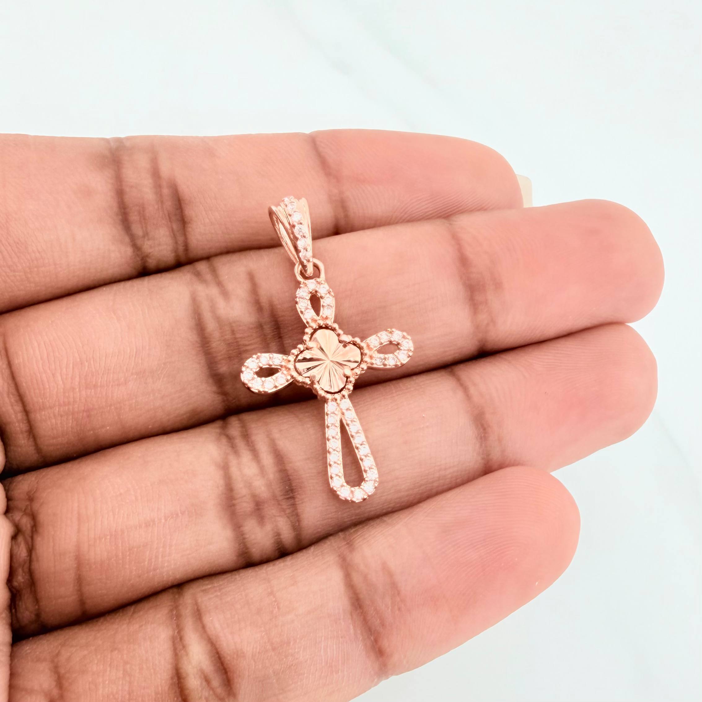 Dije Cruz Trebol 1.85 g / 3 cm Oro Rosa 18K