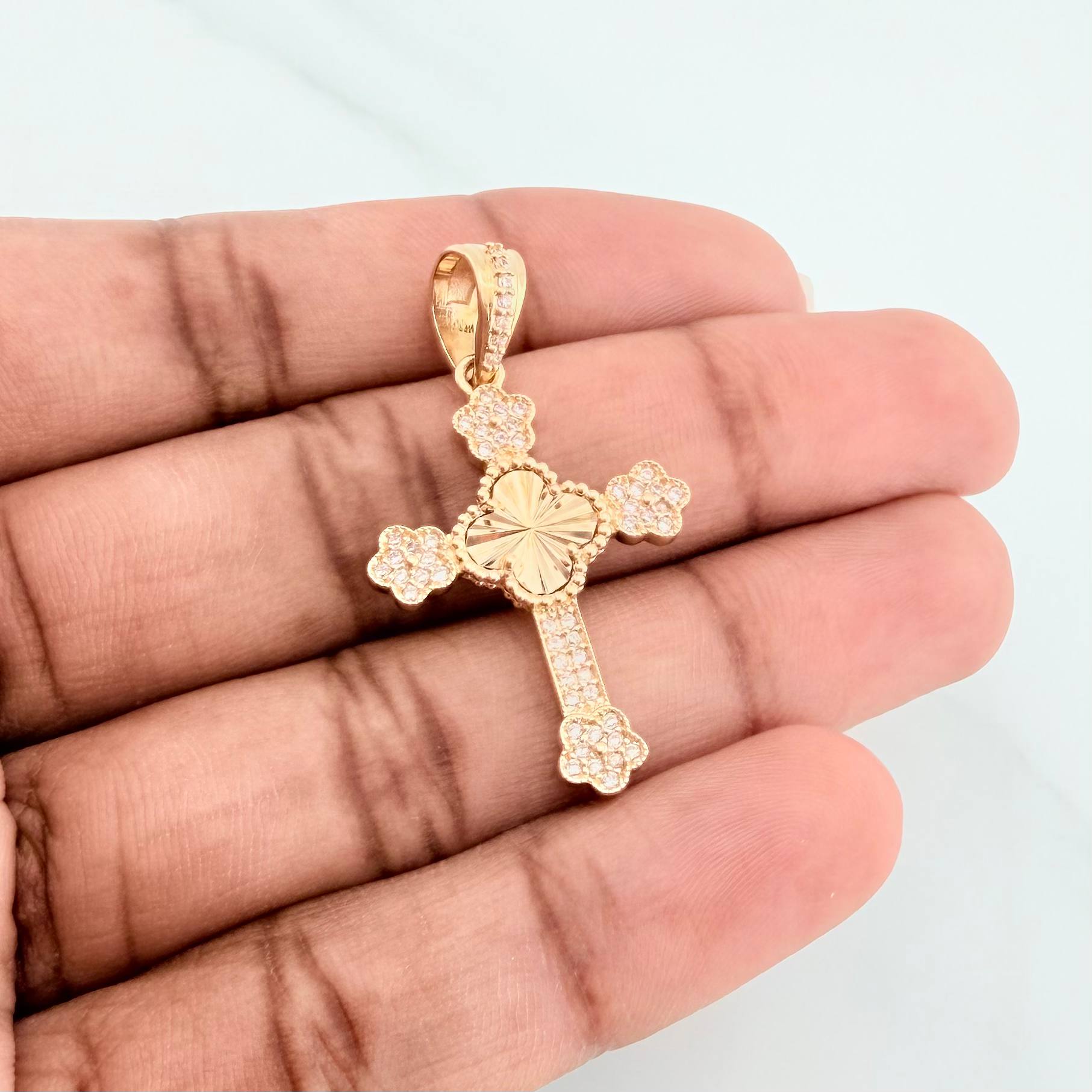 Dije Cruz Trebol Flores 3.25 g / 3.7 cm Oro Amarillo 18K