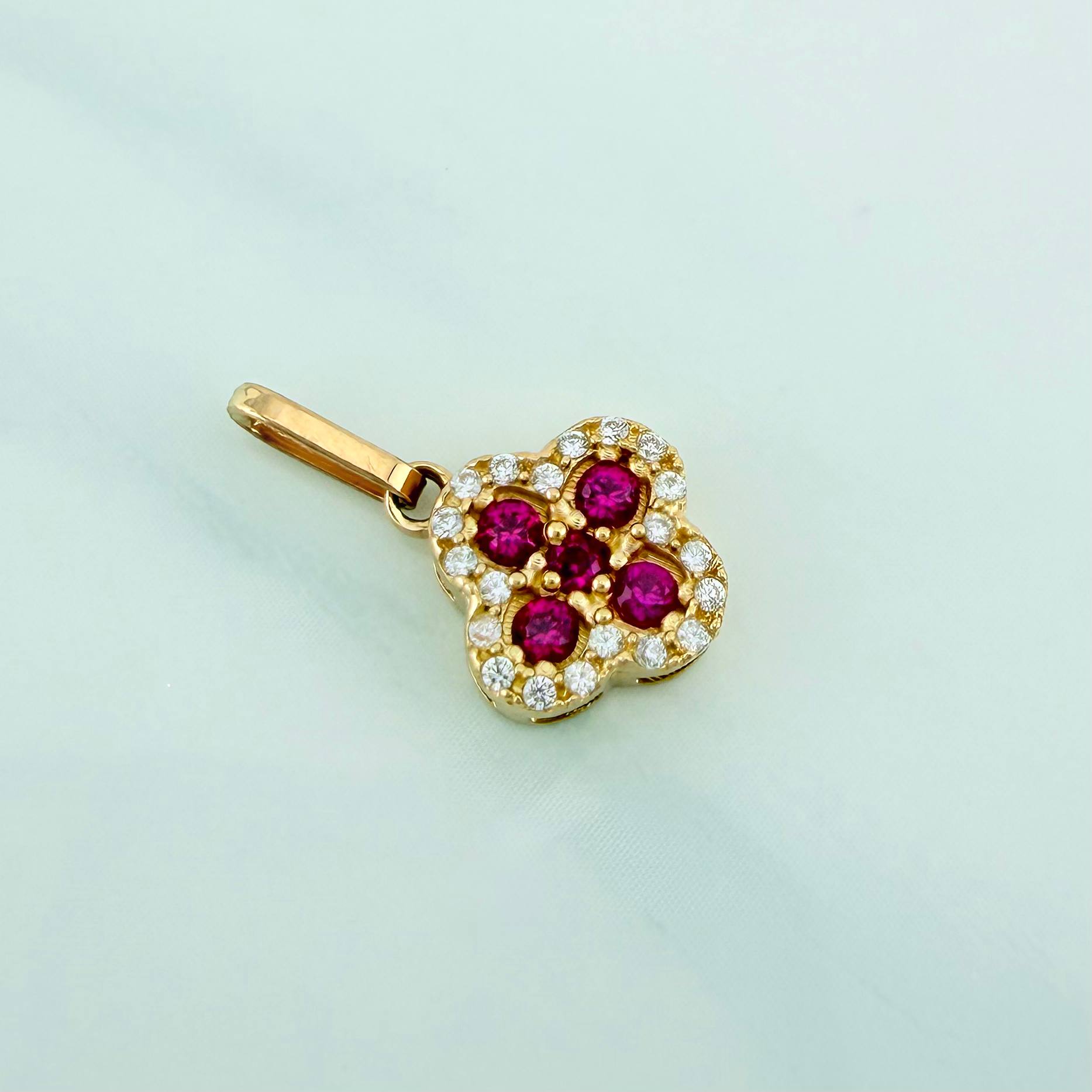 Dije Trebol 1.25 g / 2 cm Oro Amarillo 18K