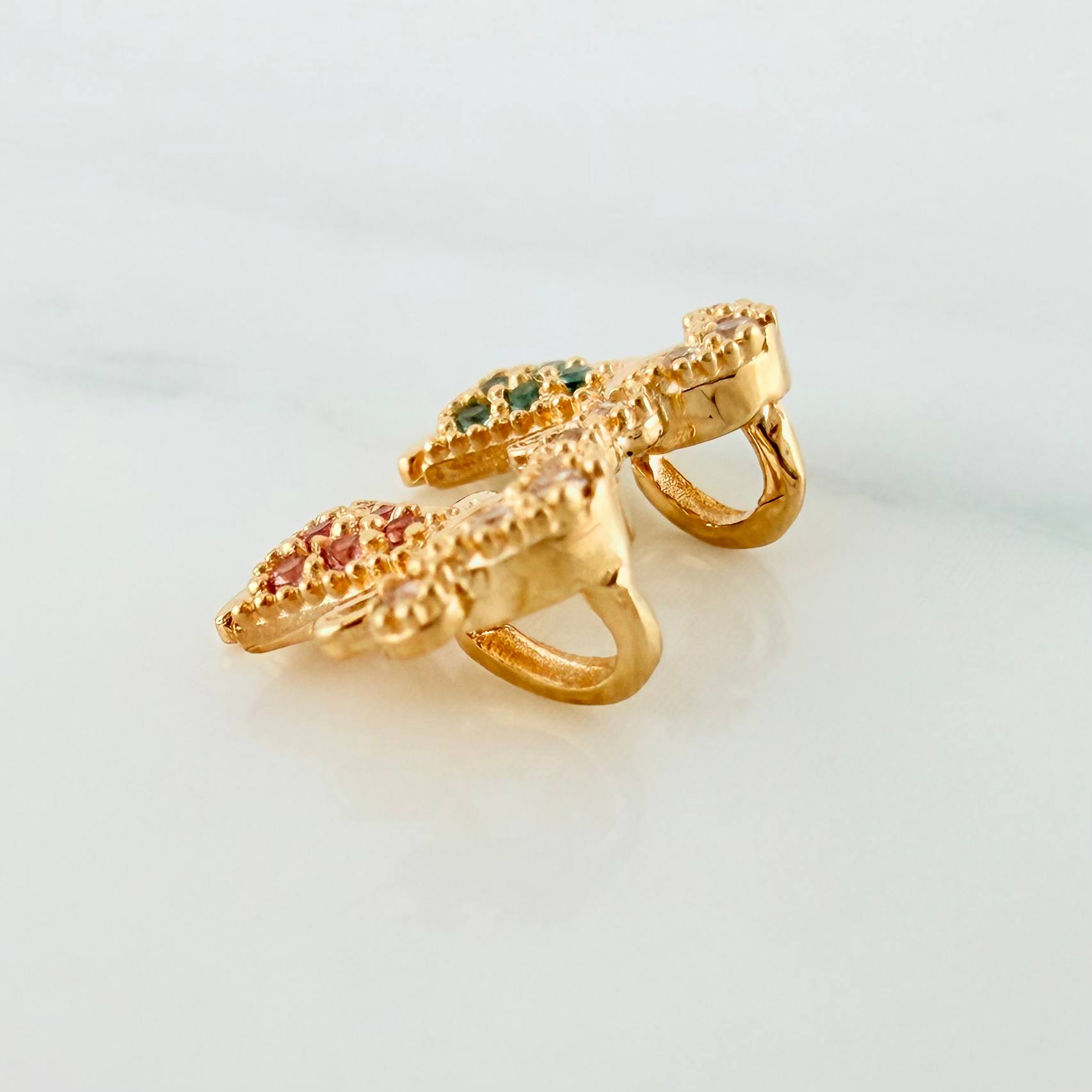 Dije Silueta Niñas 1.2 g / 1 cm Oro Amarillo 18K