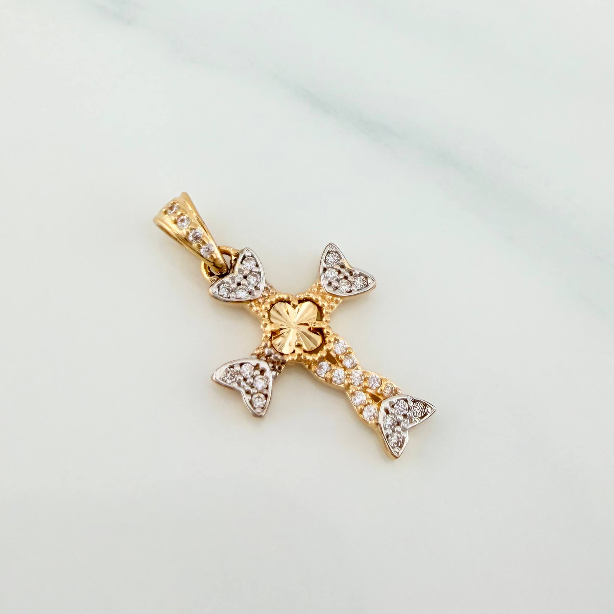 Dije Cruz Trebol 1.6 g / 2.3 cm Dos Oros Amarillo Blanco 18K