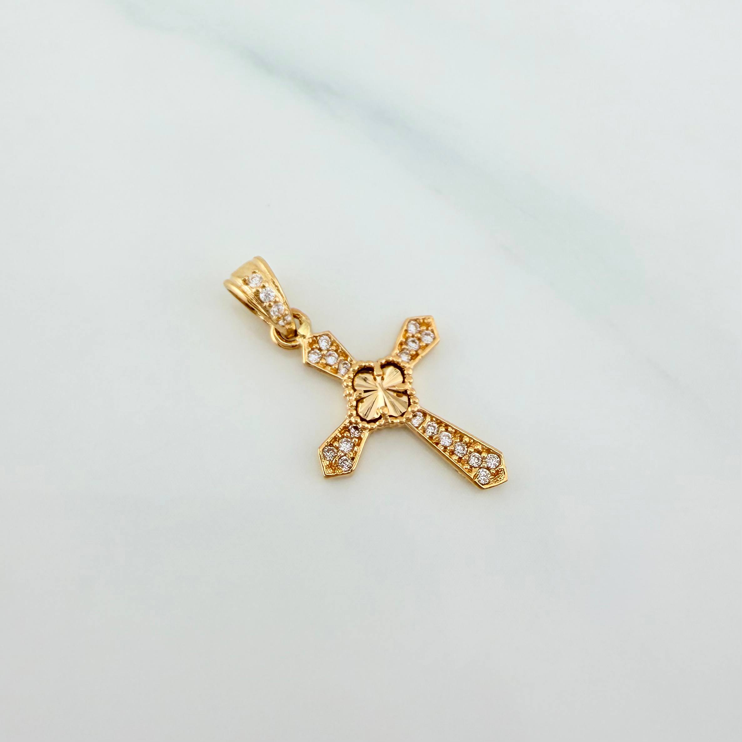 Dije Cruz Trebol 1.2 g / 2.4 cm Oro Amarillo 18K