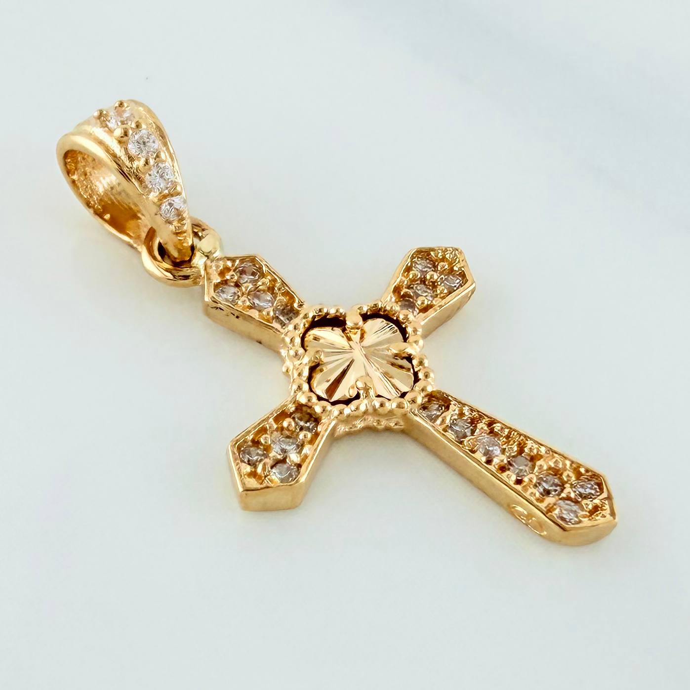 Dije Cruz Trebol 1.2 g / 2.4 cm Oro Amarillo 18K