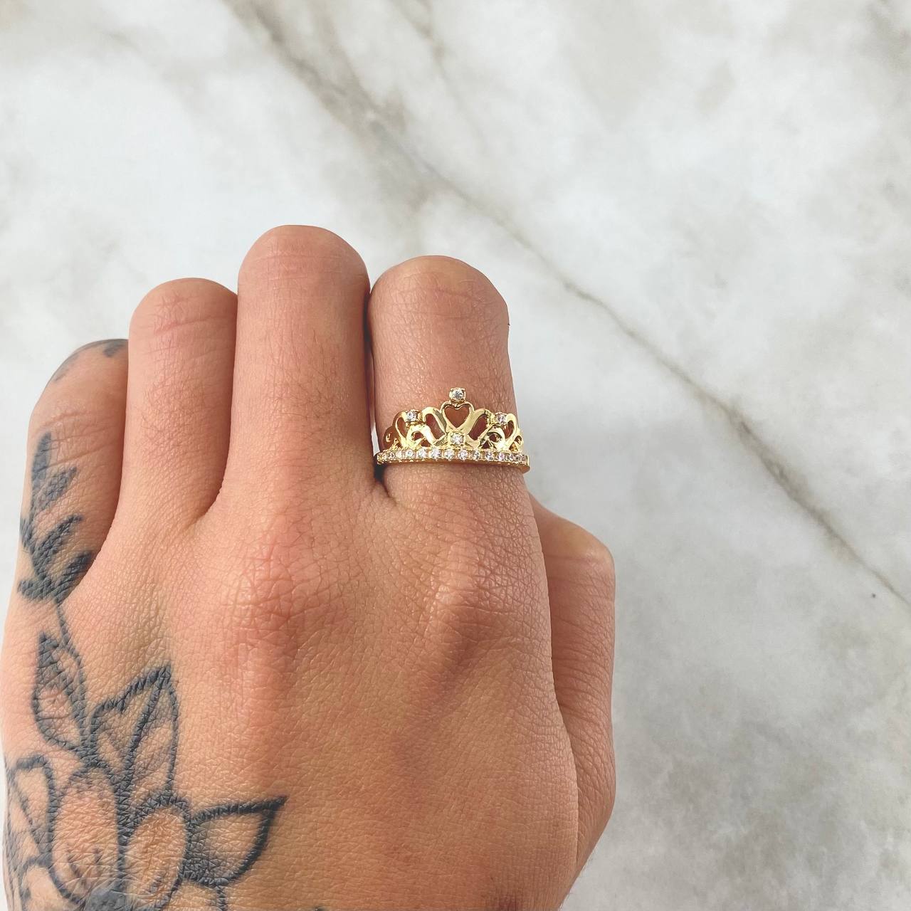 Anillo Corona 15s Bouquet 2.9gr / T6 1/2 / Circones Blancos Oro Amarillo 18K ©