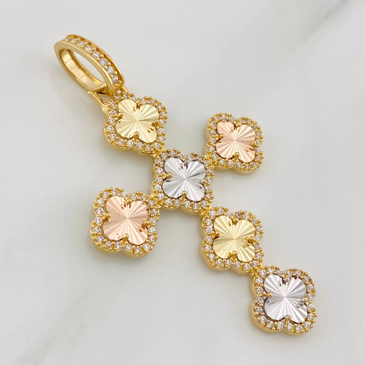 Dije Cruz Trebol 6g / 5.05cm Tres Oros 18K