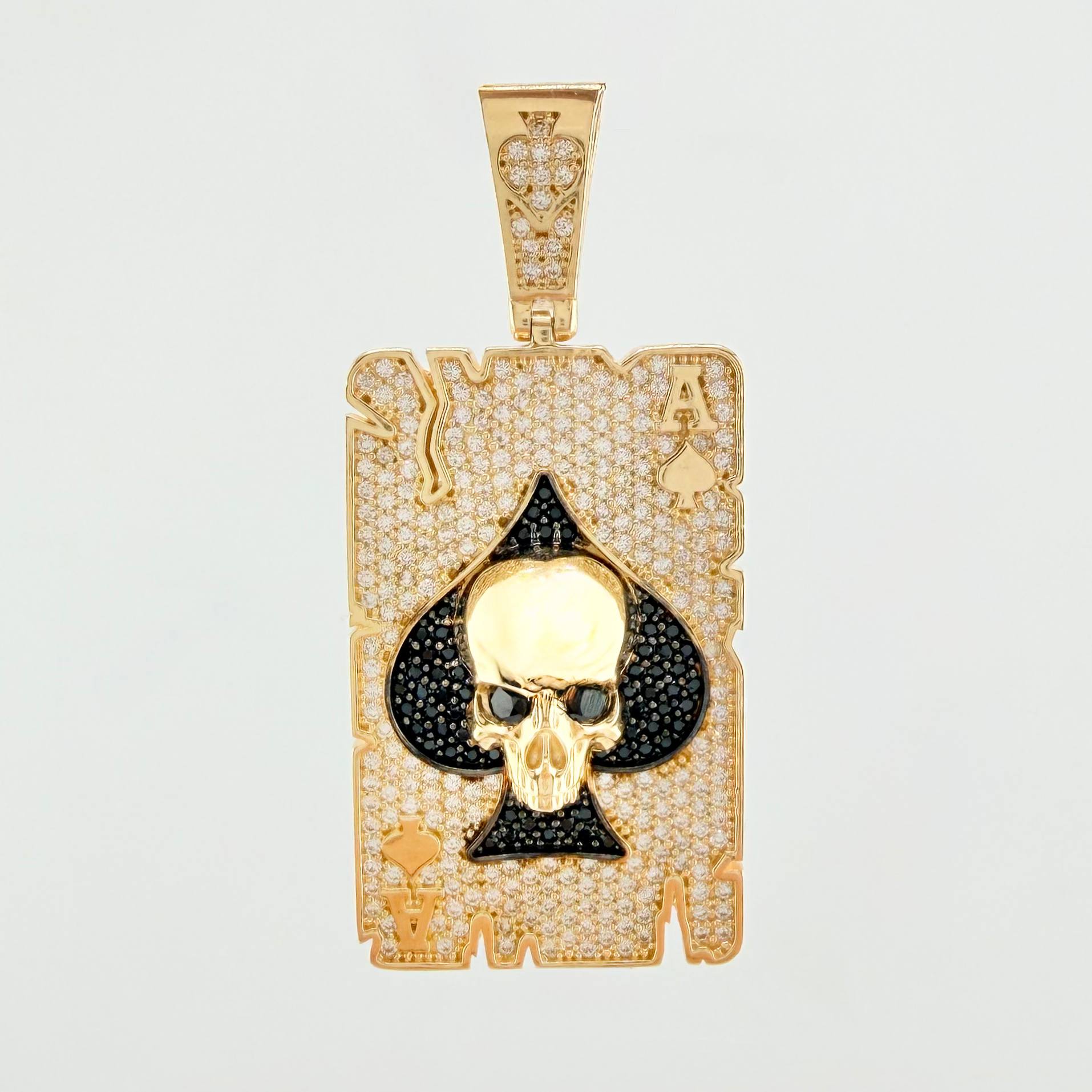 Dije Calavera Carta Pica De As 10.95gr / 4.9cm / Oro Amarillo 18K