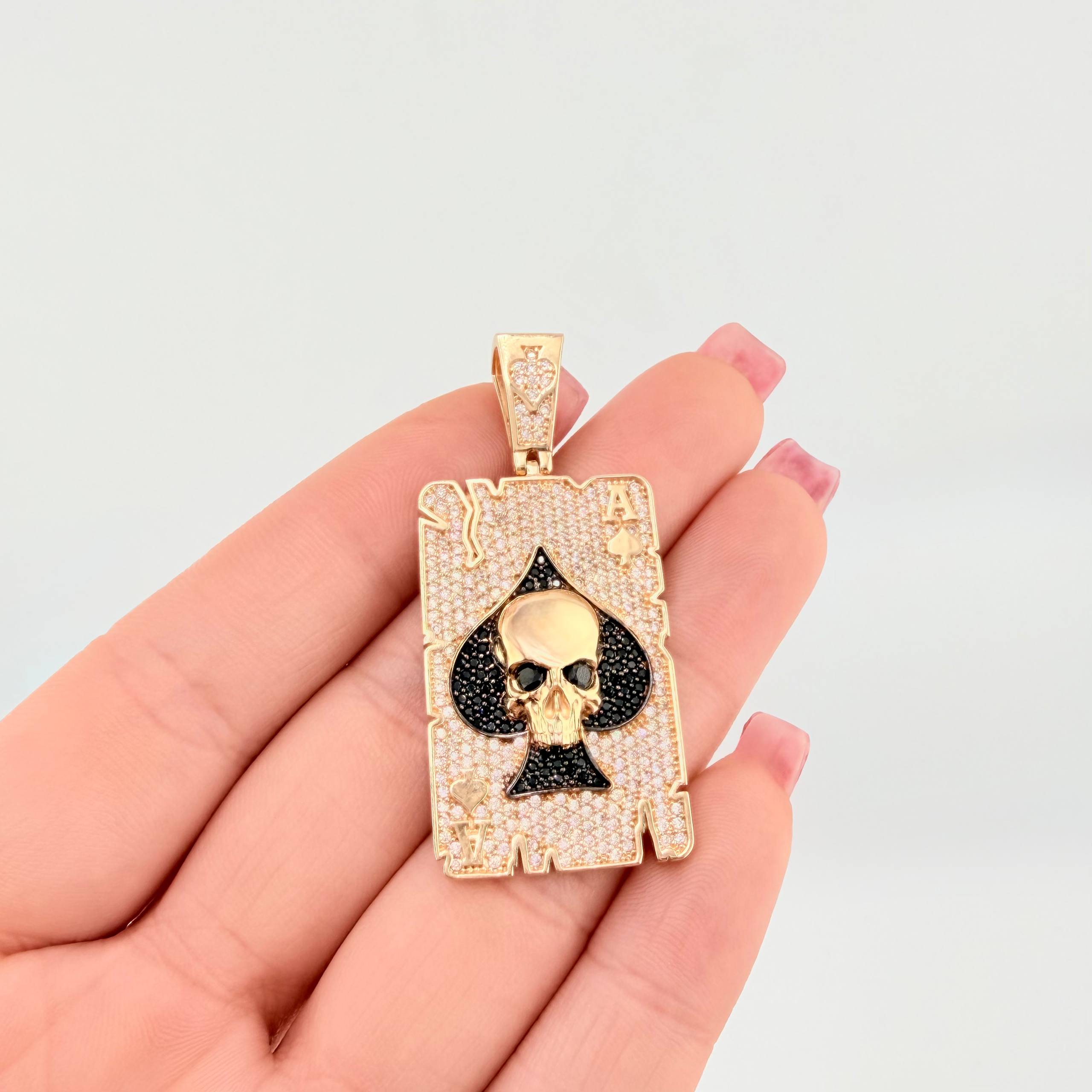 Dije Calavera Carta Pica De As 10.95gr / 4.9cm / Oro Amarillo 18K