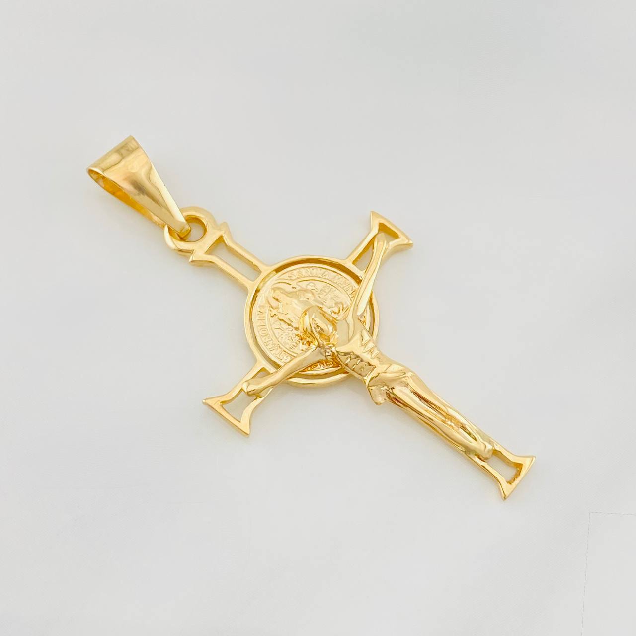 Dije Cruz Cristo San Benito 2.85g / 4.2cm Oro Amarillo 18K