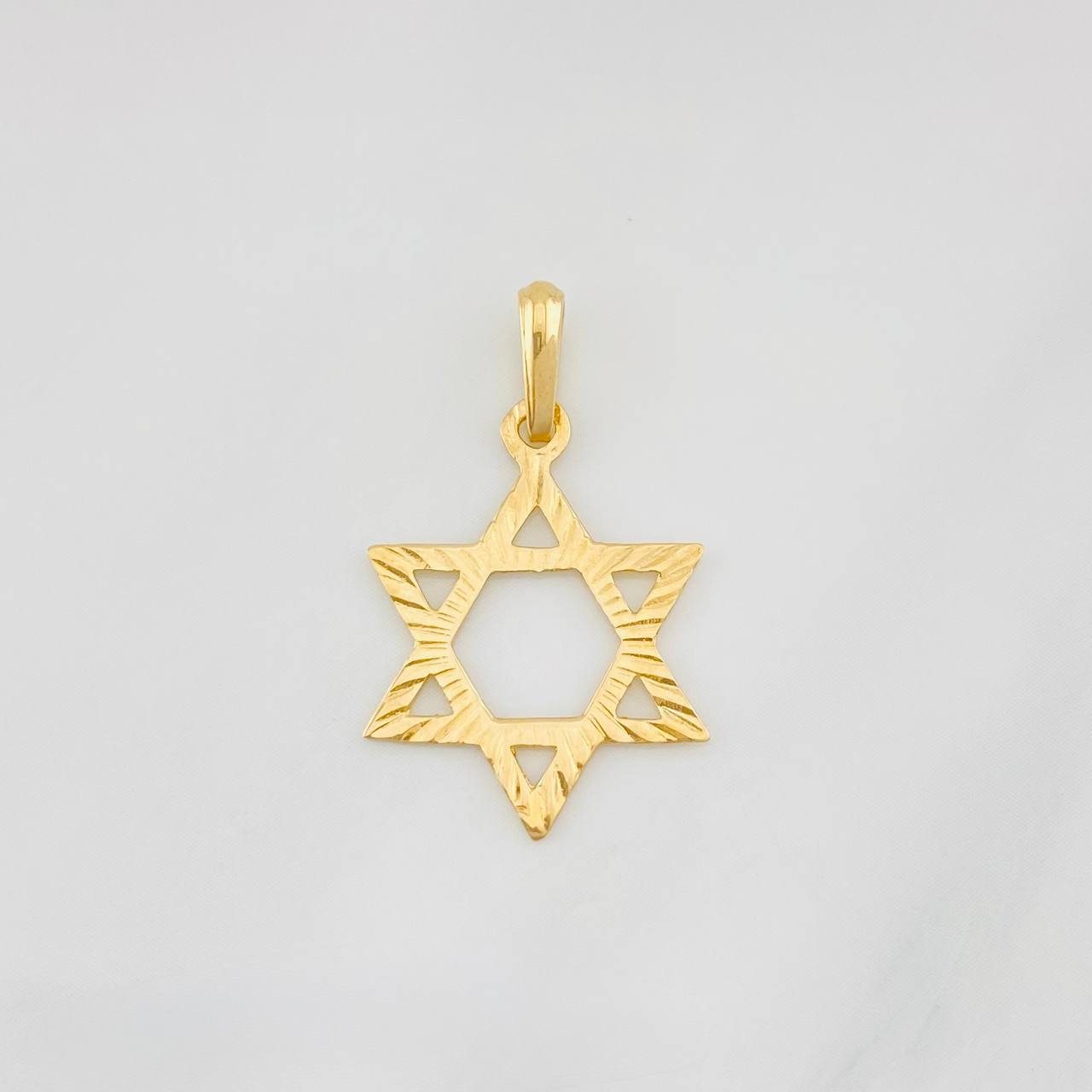 Dije Estrella de David 0.8g / 2.6cm Oro Amarillo 18K