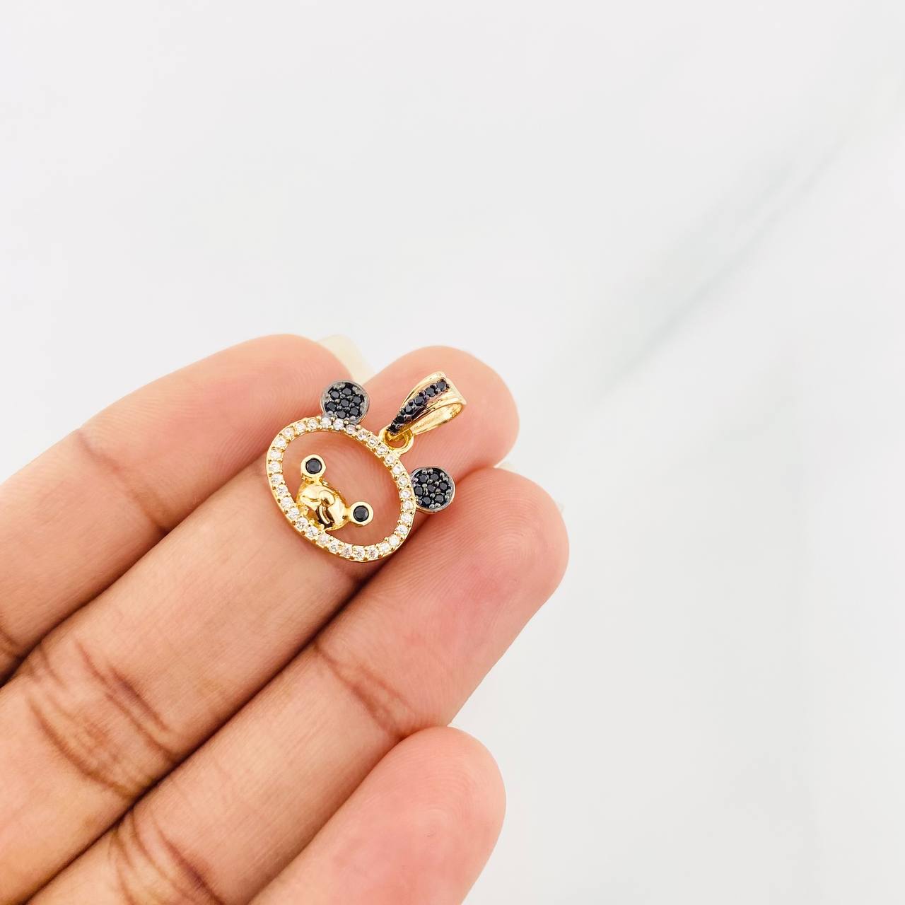 Dije Rostro Oso 1.8g / 2cm Dos Oros Negro Amarillo 18K