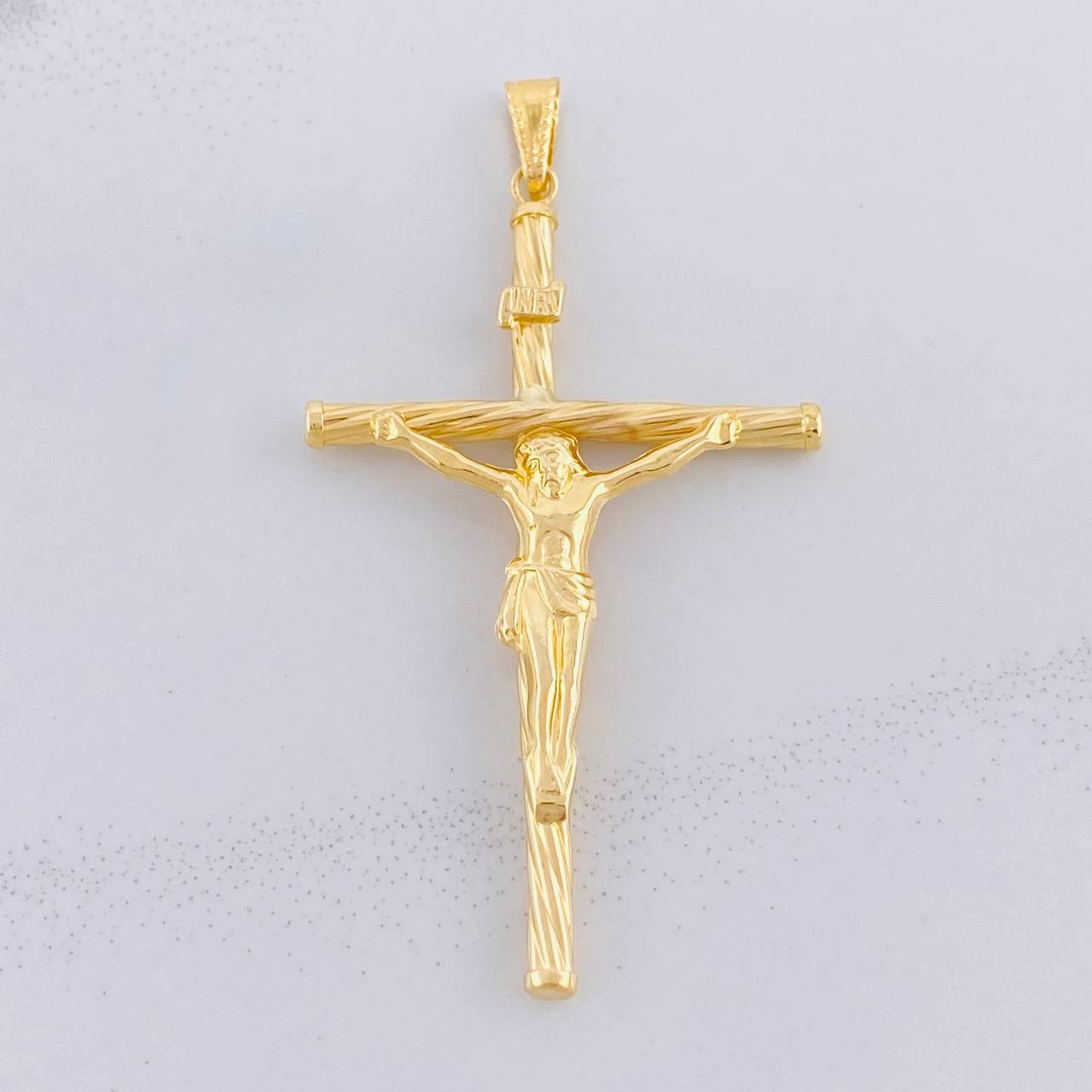 Dije Cruz Cristo 1.9g / 5.8cm Oro Amarillo 18K
