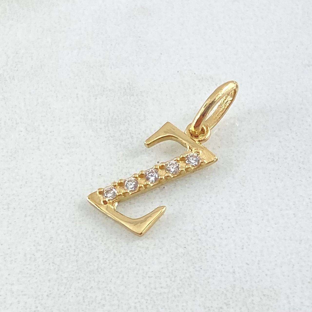 Dije Letra Z Silueta 0.7gr / 1.8cm / Oro 18K ©
