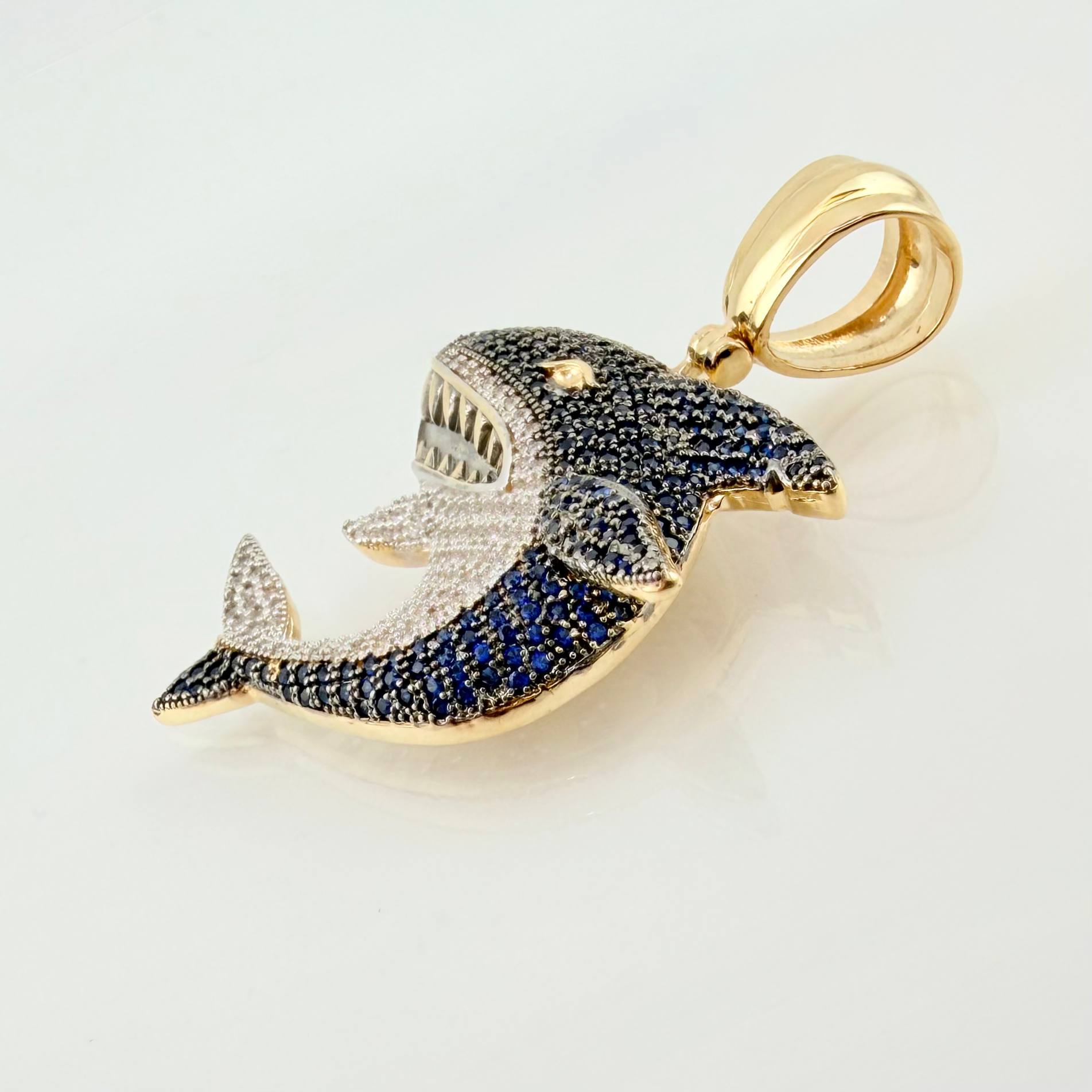 Dije Tiburon 13.2gr / 5cm / Oro Amarillo 18K ©