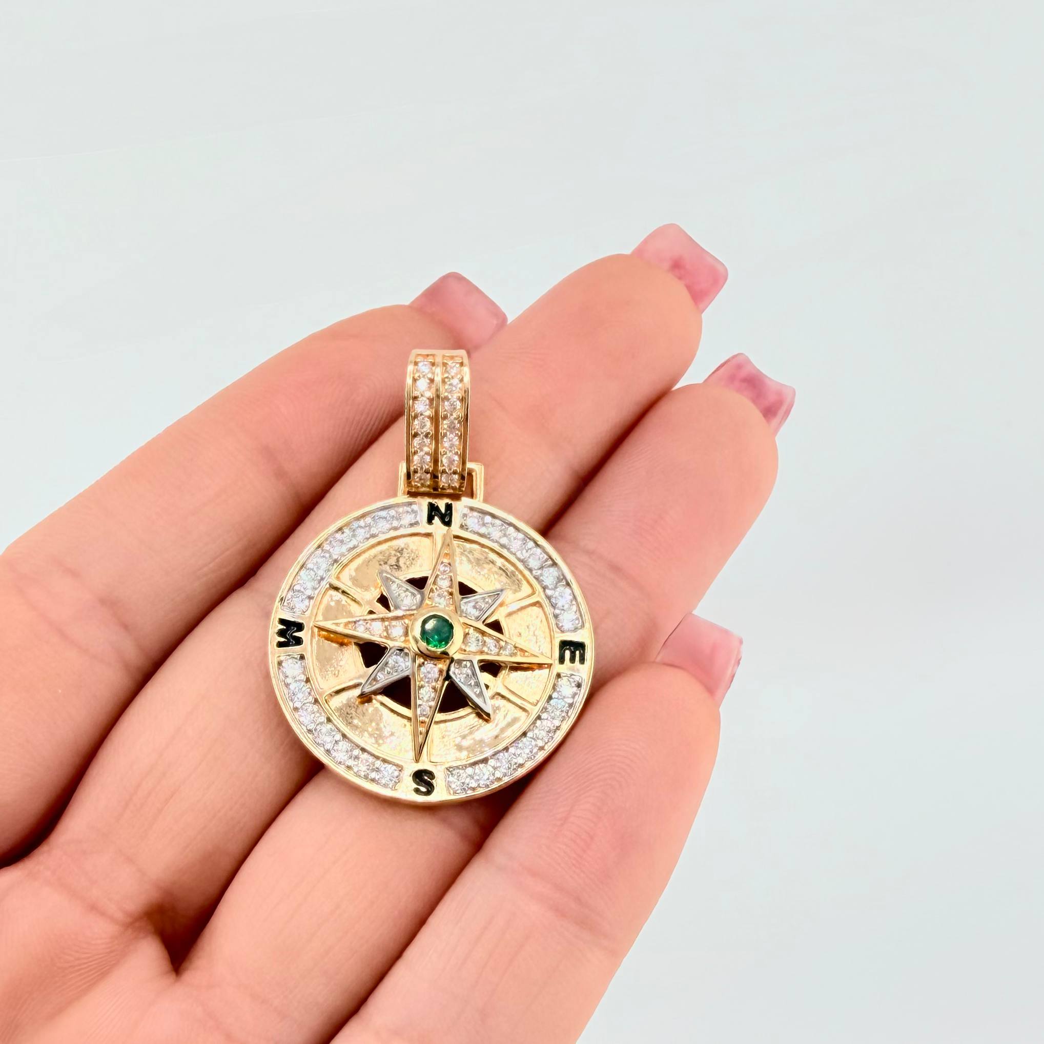 Dije Brujula Movil 9.6gr / 3.8cm / Oro Amarillo 18K ©