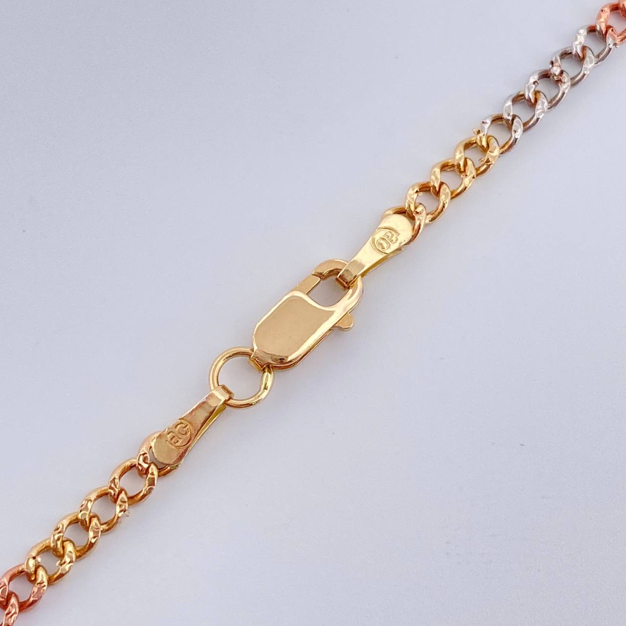 Cadena Cubana 4.1gr / 61.5cm / Tres Oros +1 14K Italy &
