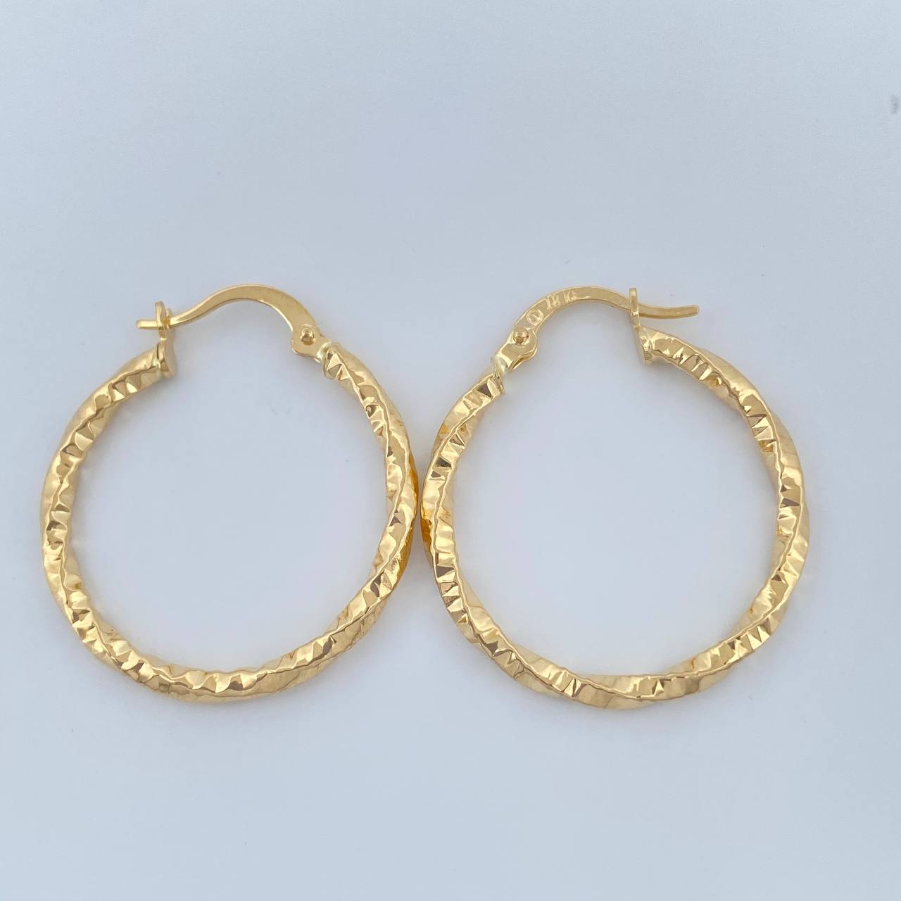 Candongas Yudi 1.65gr / 2.8cm / Oro Amarillo 18K $