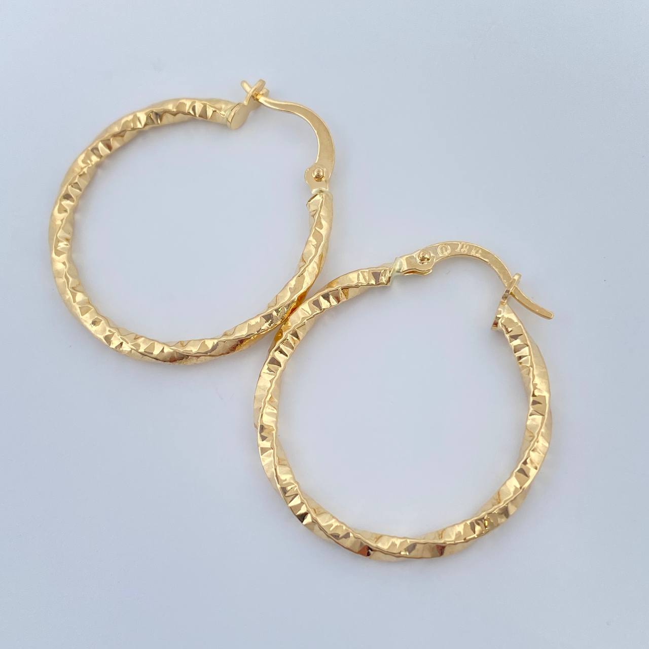 Candongas Yudi 1.65gr / 2.8cm / Oro Amarillo 18K $