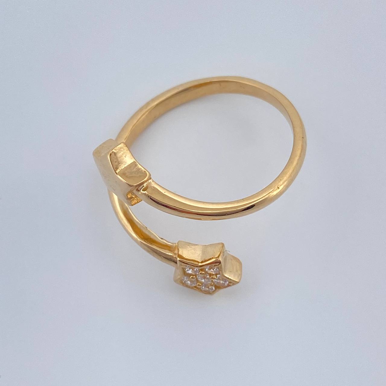 Anillo Abrazo Estrella 3.3gr / T6 3/4 / Oro Amarillo 18K $