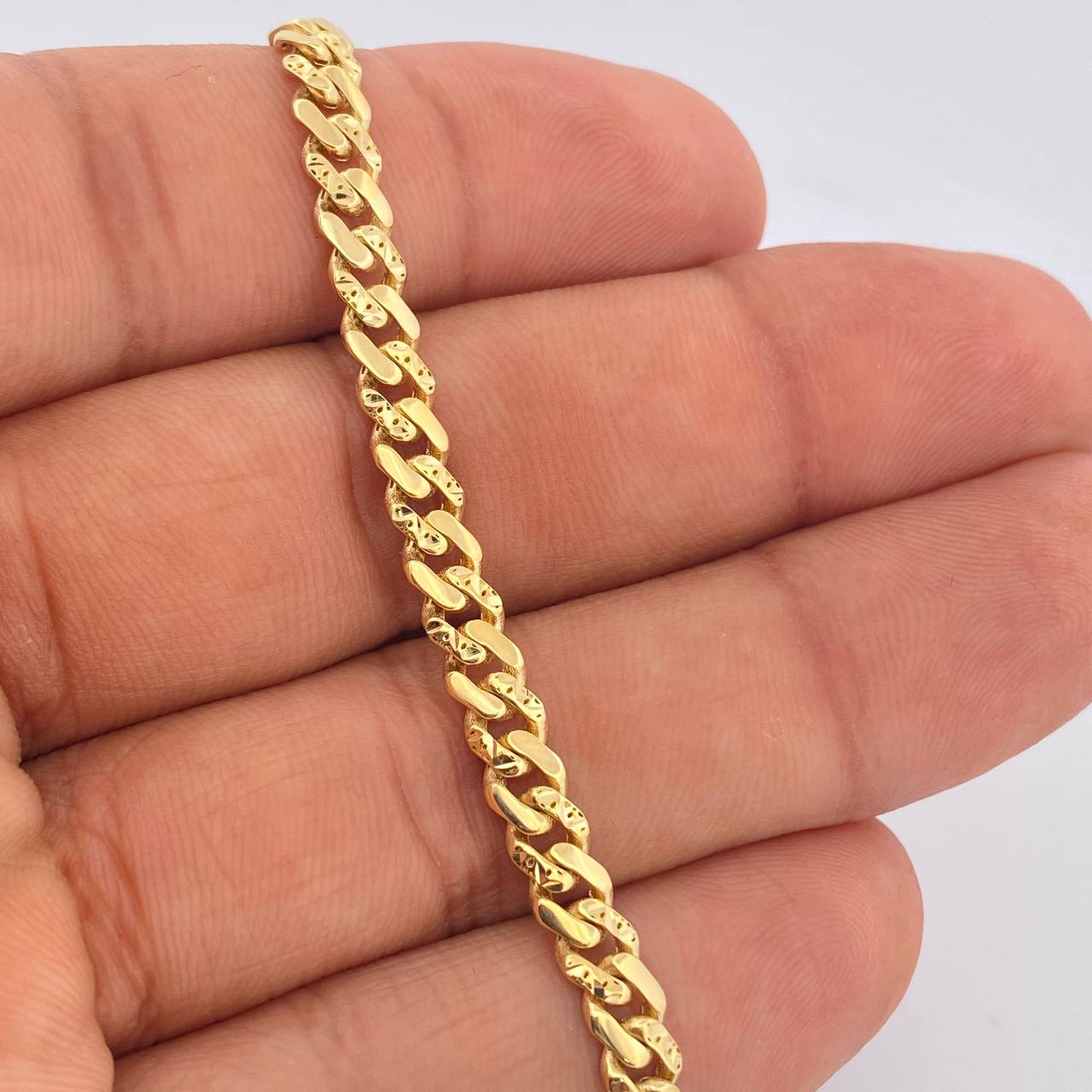 Pulso Cubano Infinito 7.3gr / 21cm / Oro Amarillo +4 18K $