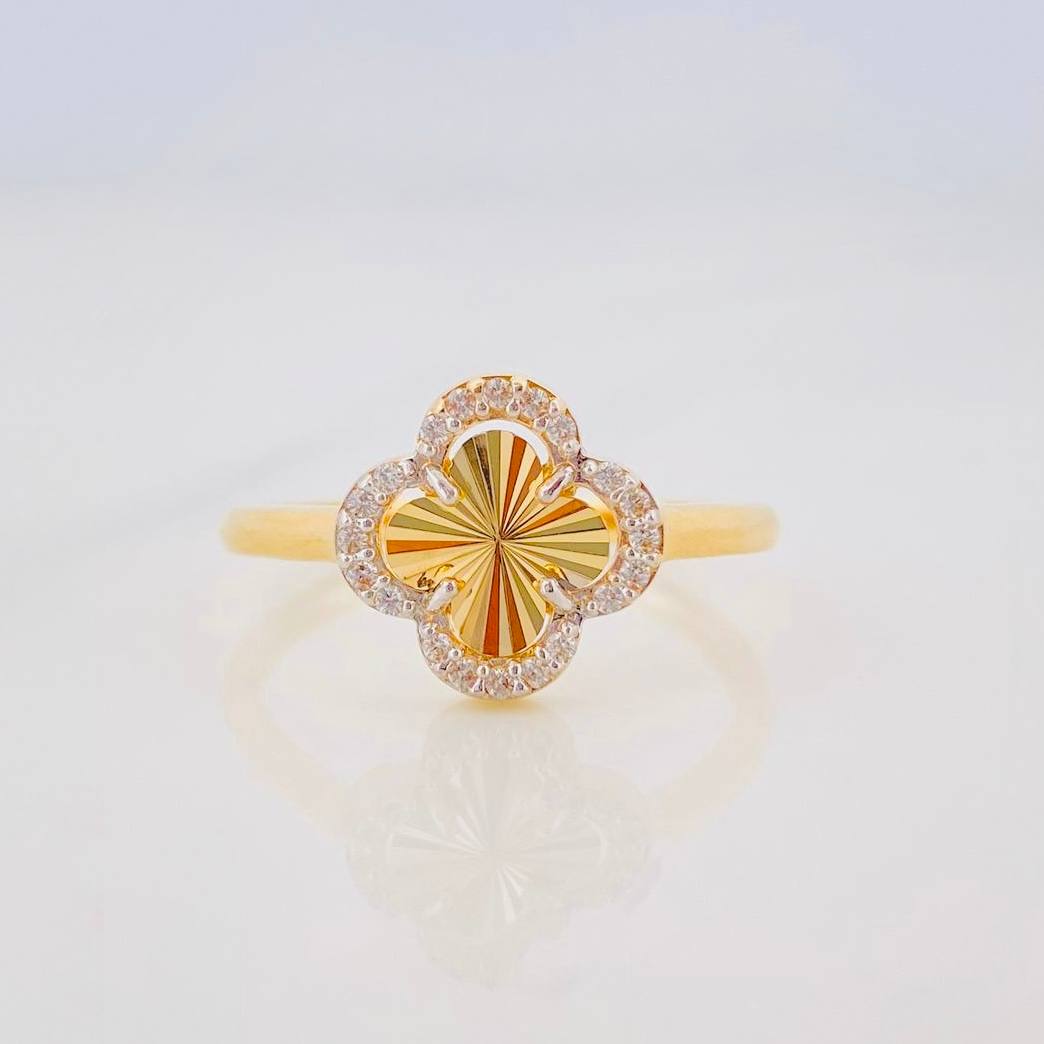 Anillo Trebol 2.15g / T6 1/2 Dos Oros Amarillo Blanco 18K