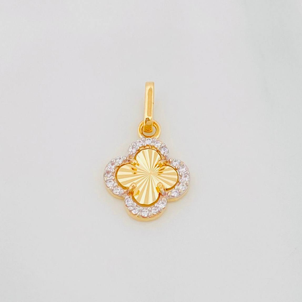 Dije Trebol 1g / 2cm Dos Oros Amarillo Blanco 18K