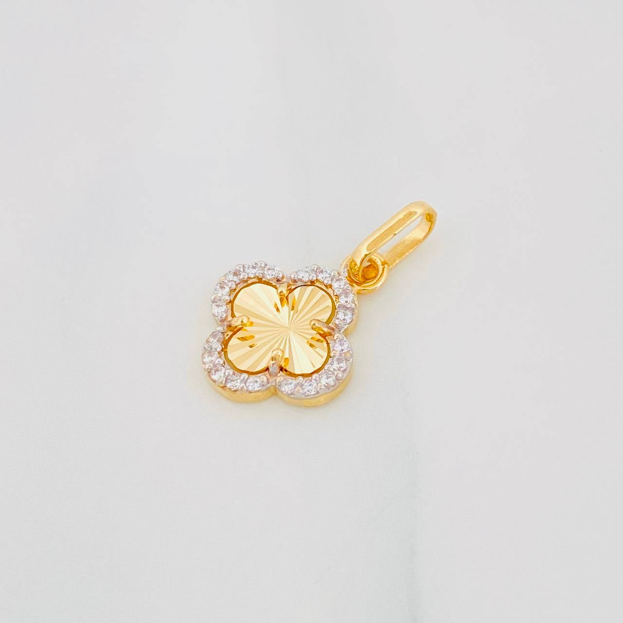 Dije Trebol 1g / 2cm Dos Oros Amarillo Blanco 18K