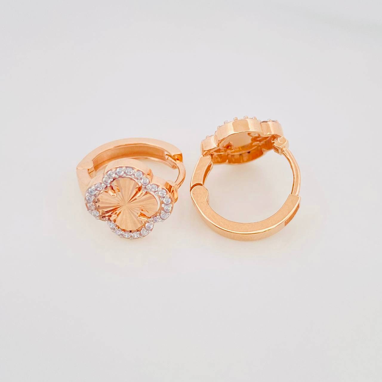 Candongas Trebol 2.6g / 1.3cm Dos Oros Blanco Rosa 18K