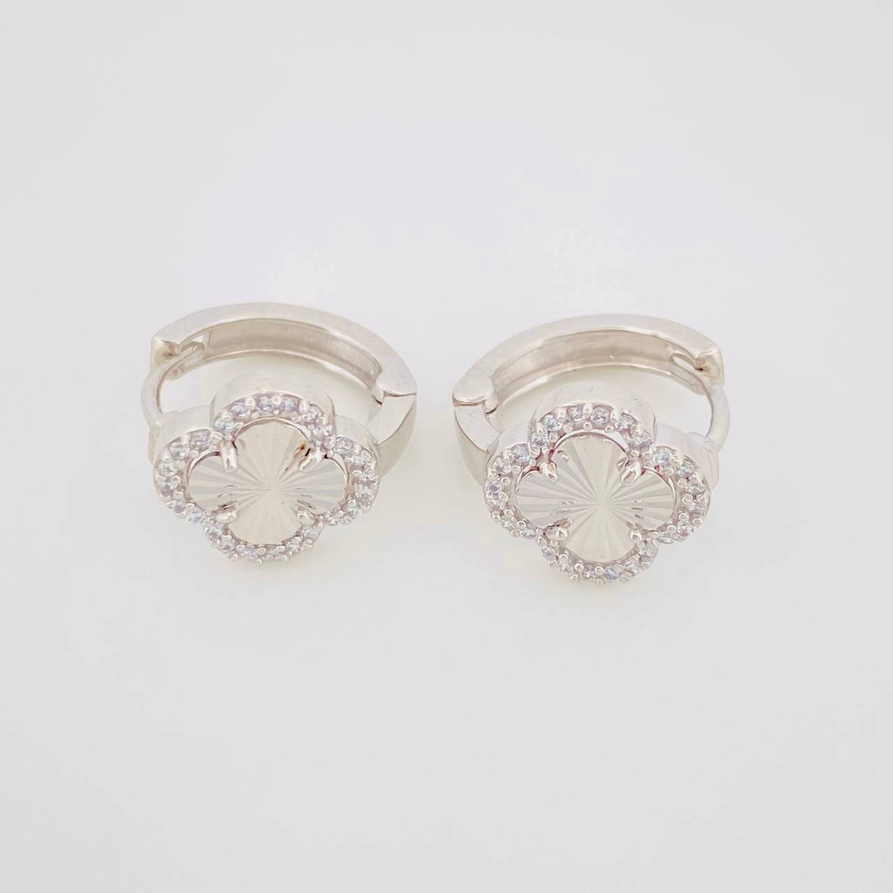 Candongas Trebol 2.8g / 1.3cm Oro Blanco 18K
