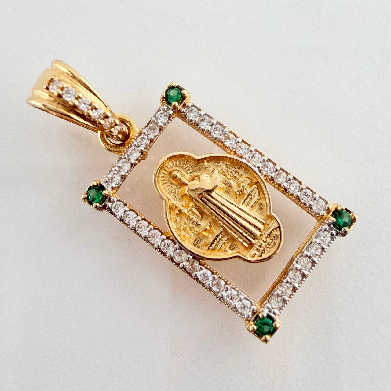 Dije San Benito 2.4gr / 2.5cm / Dos Oros Amarillo Blanco 18K &