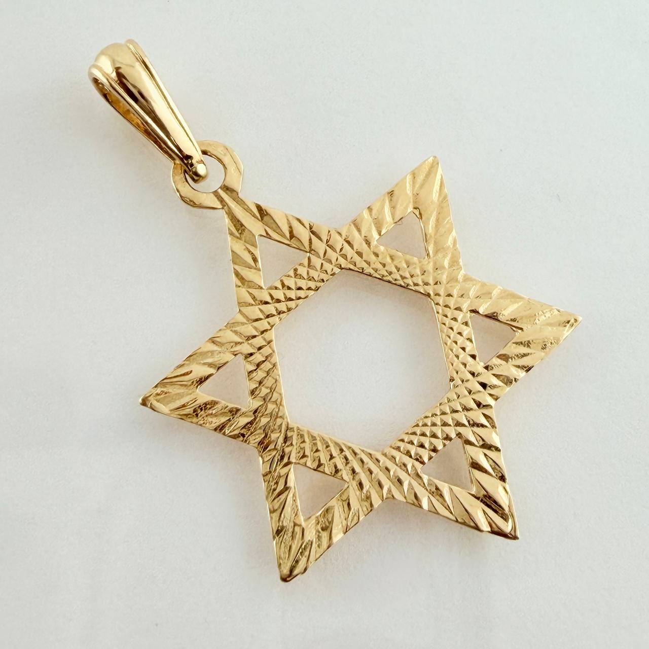 Dije Estrella De David 2.35gr / 4cm / Oro Amarillo 18K