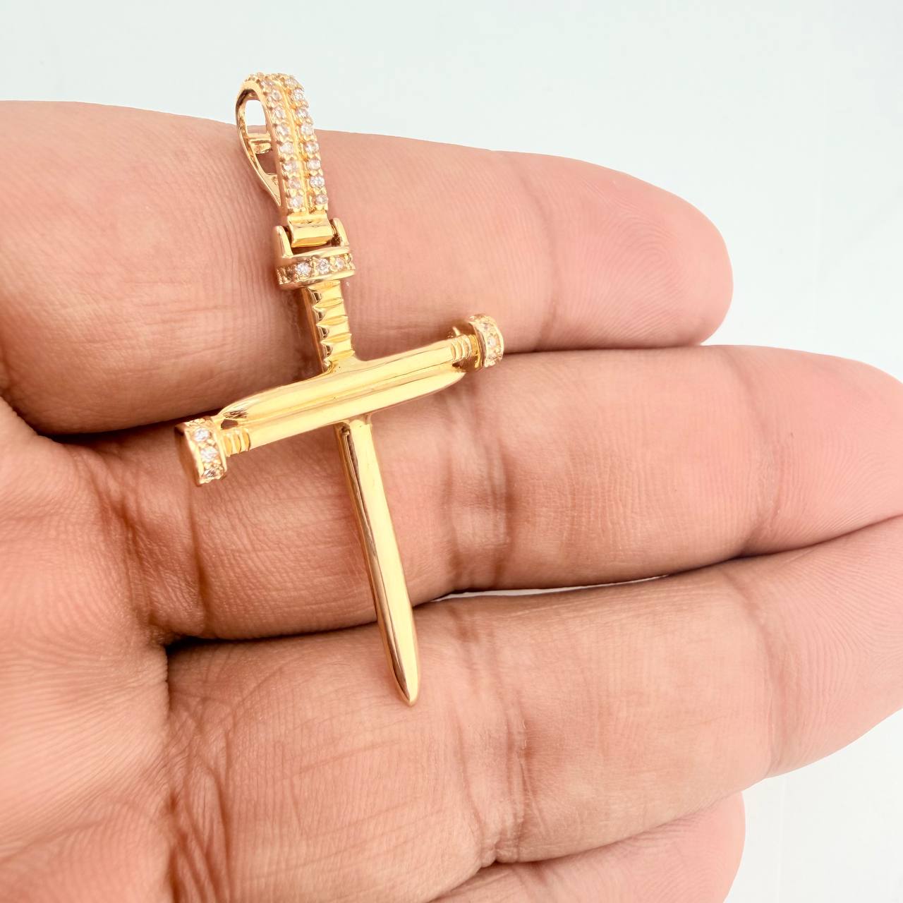 Dije Cruz Clavo 4gr / 4.6cm / Oro Amarillo 18K &