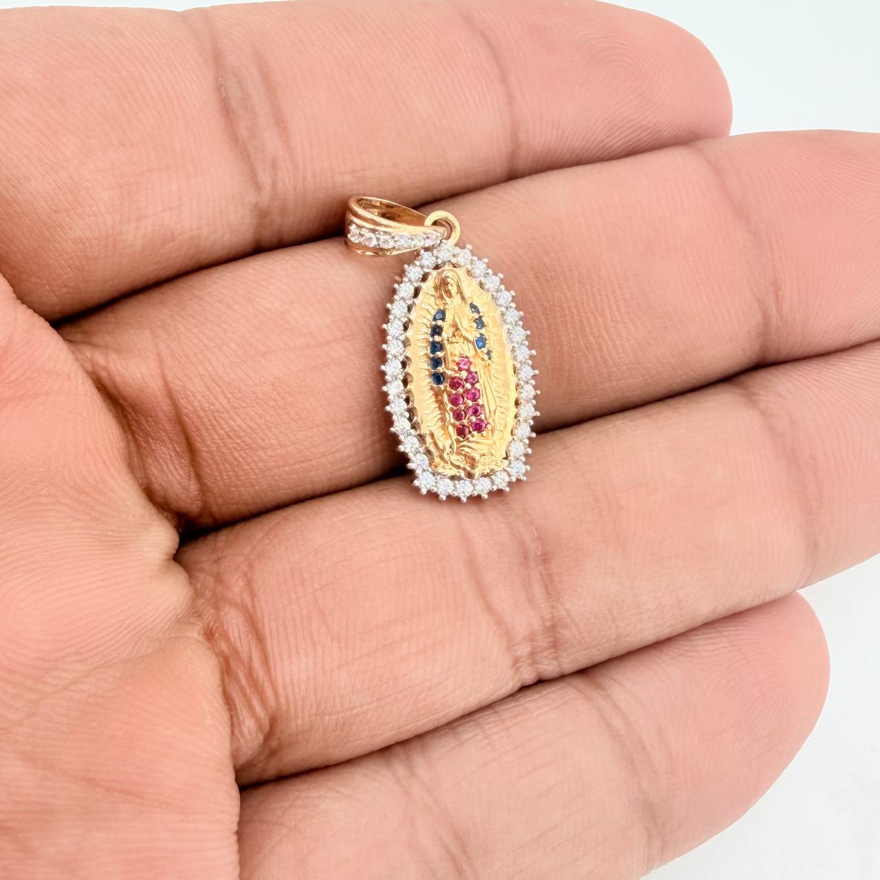 Dije Virgen Guadalupe 2.55gr / 2.7cm / Dos Oros Amarillo Blanco 18K &