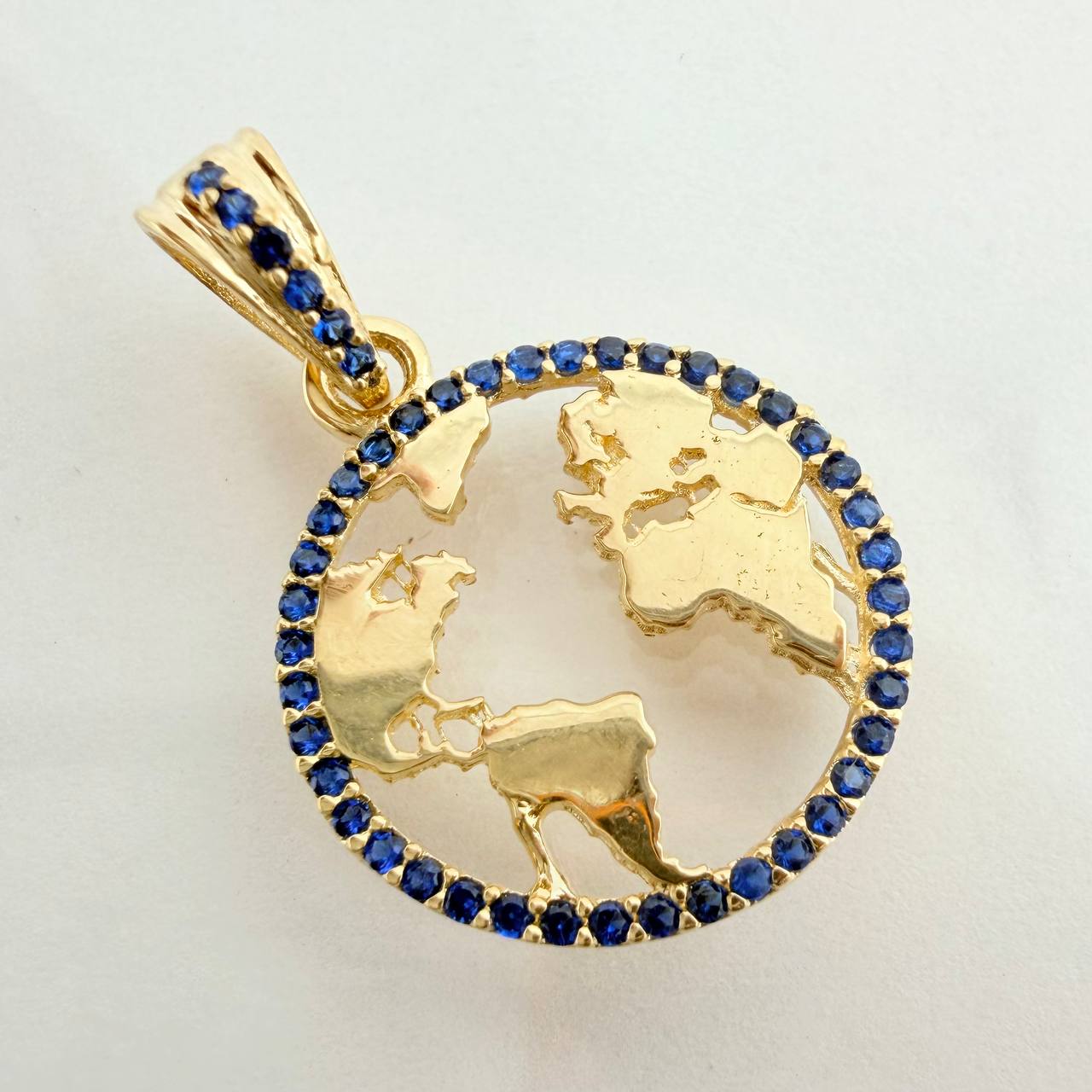 Dije Silueta Tierra 2gr / 2.5cm / Oro Amarillo 18K