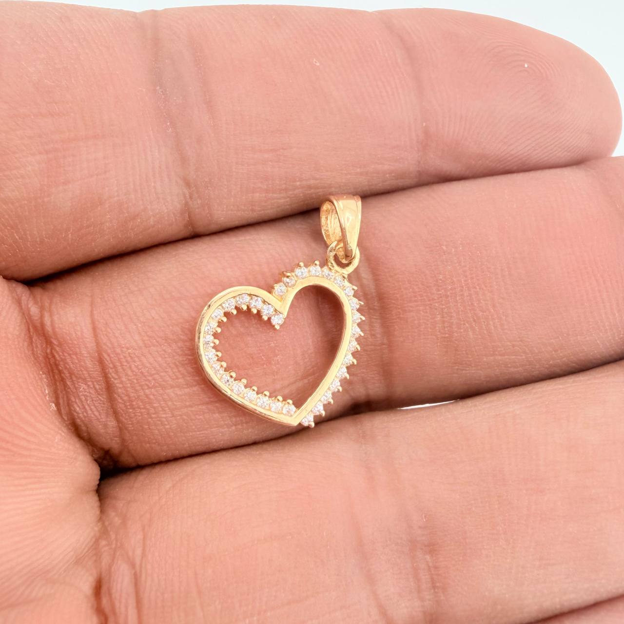 Dije Silueta Corazon  1.2gr / 2.1cm / Oro Amarillo 18K &