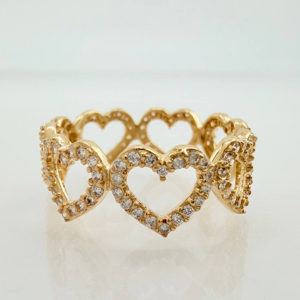 Anillo Corazones Tupidos 2.75gr / T7 1/4 / Oro Amarillo 18K