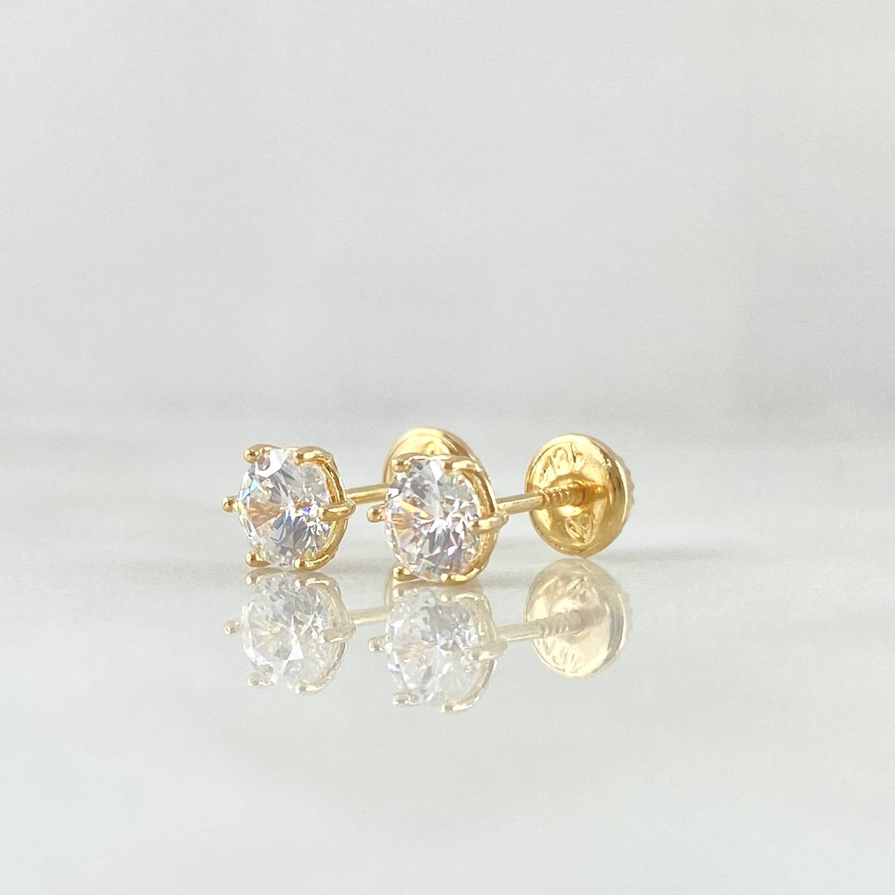 Topos Piedra Seis Garras 1.1gr / 5.4mm Circon Blanco Oro Amarillo 18K (Joya) *