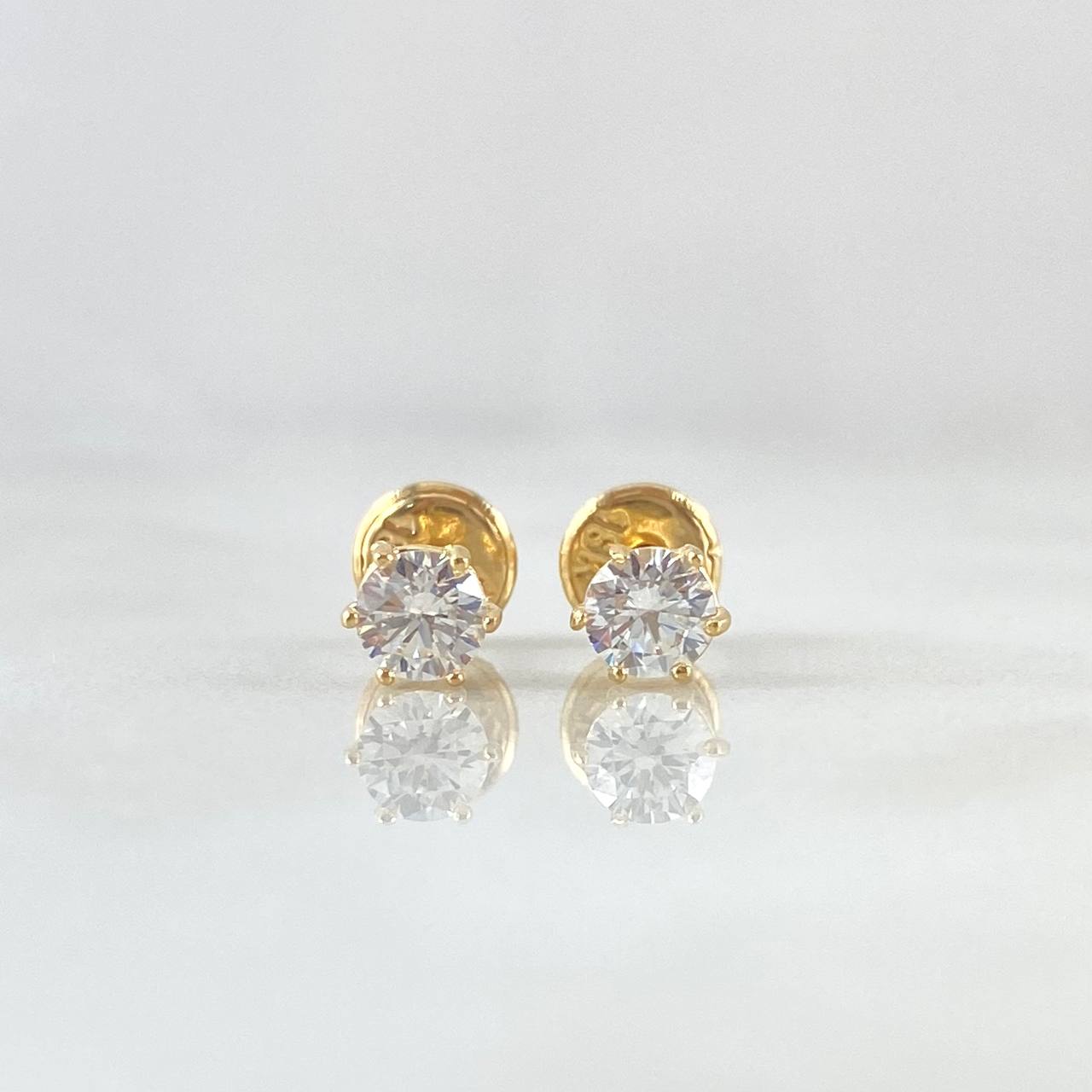 Topos Piedra Seis Garras 0.8gr / 4.3mm Circon Blanco Oro Amarillo 18K (Joya) *