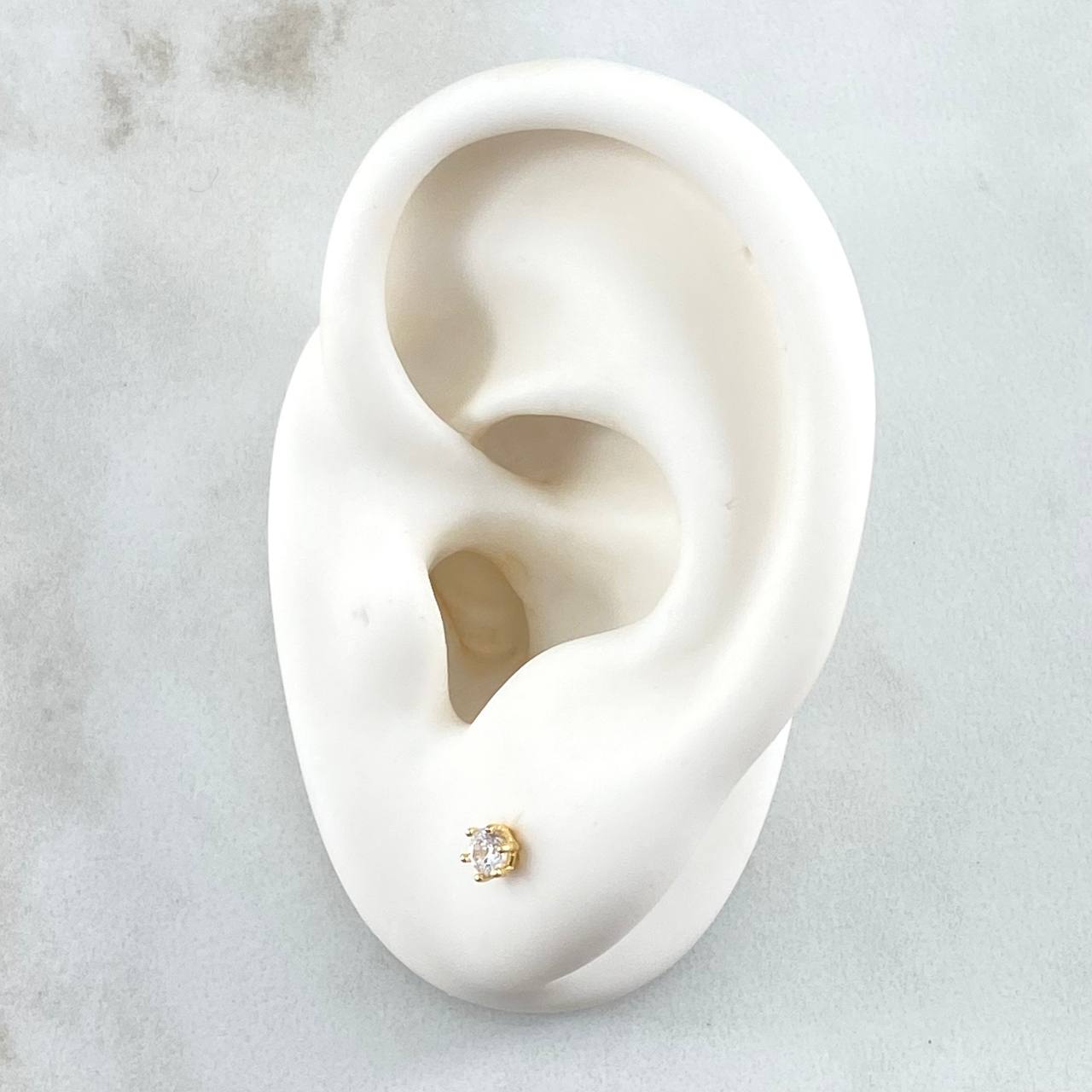 Topos Piedra Seis Garras 0.6gr / 3.4mm Circon Blanco Oro Amarillo 18K (Joya) *
