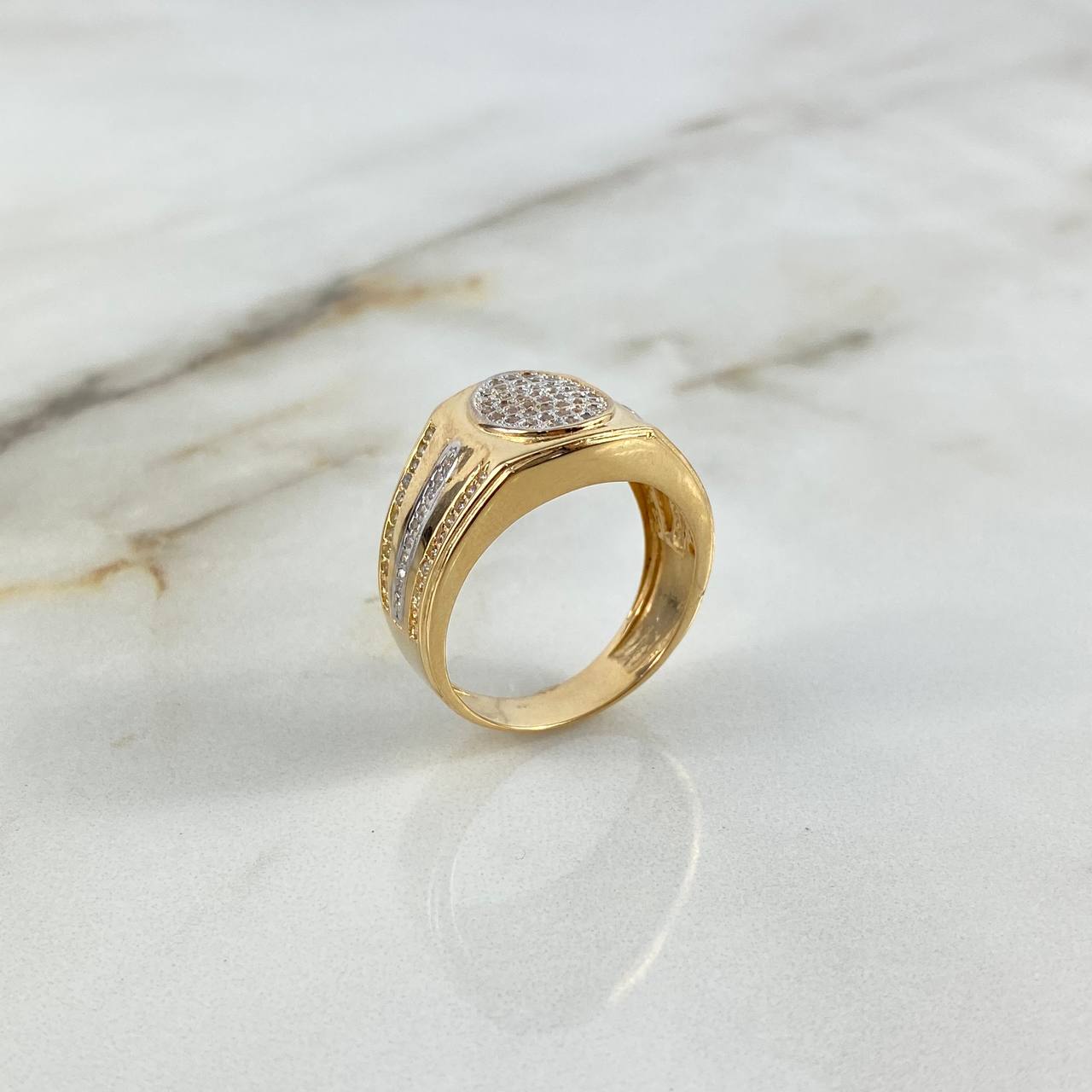 Anillo Marco Ovalado 8.75gr / T10 / Circones Blancos Dos Oros Amarillo Blanco ©