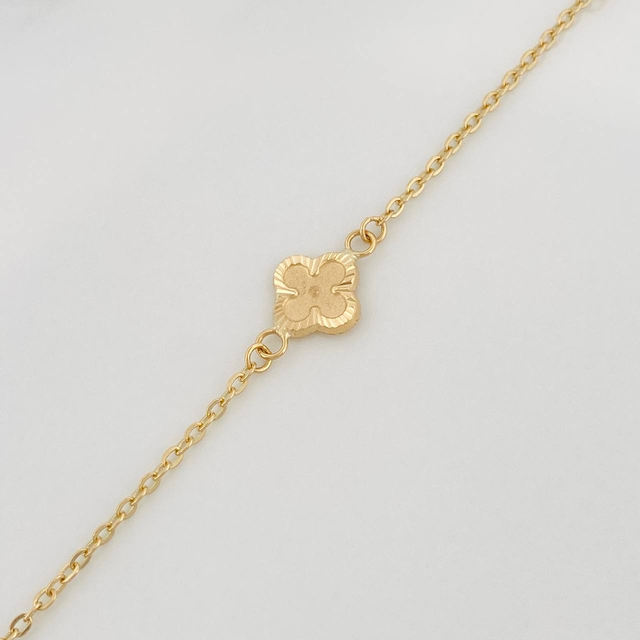 Pulso Trebol Aro Seguido 2.2gr / 19cm / 1.45mm Oro Amarillo 18K &