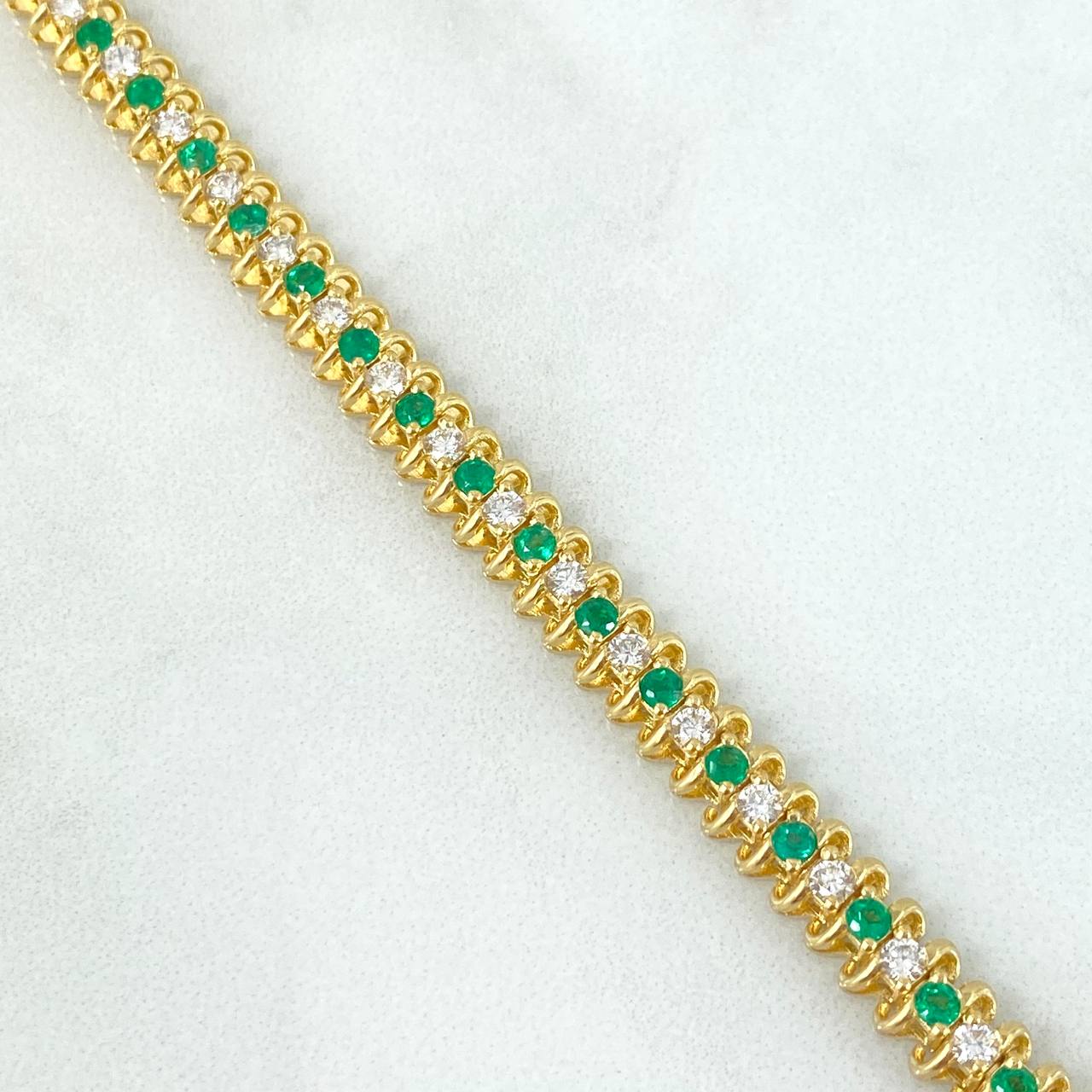 Pulso Tennis 20.5gr  / 21cm / Esmeraldas 1.5Qts Diamantes 1.59Qts Oro Amarillo (Joya)