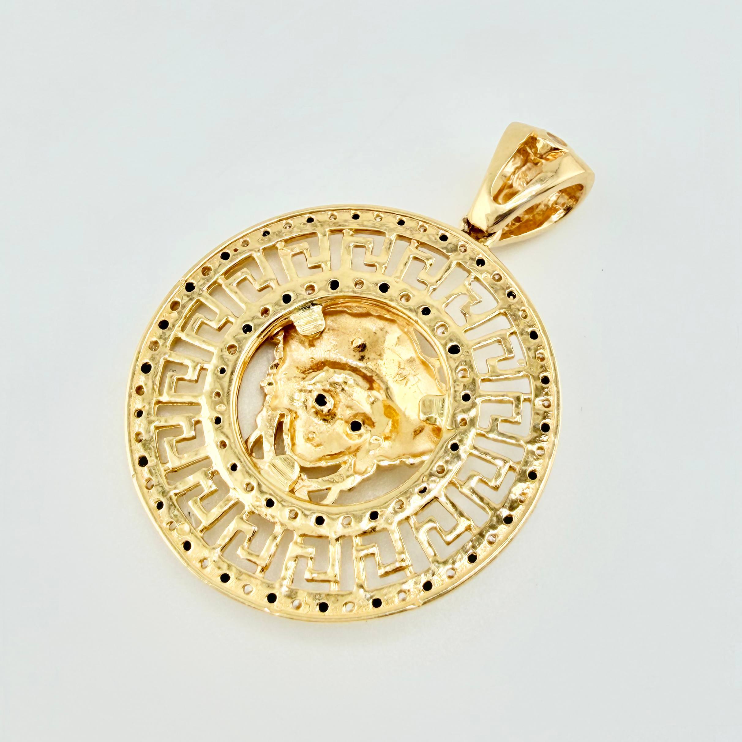 Dije Medusa 6.7gr / 3.8cm / Oro Amarillo 18K
