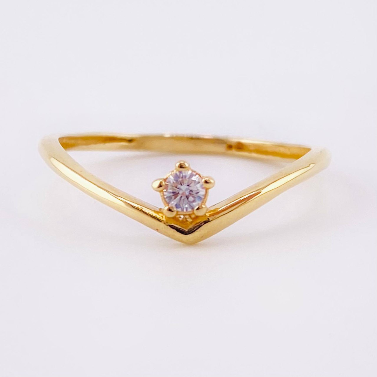 Anillo Solitario V 1.1gr / T5 1/2 / Oro Amarillo 18K ©