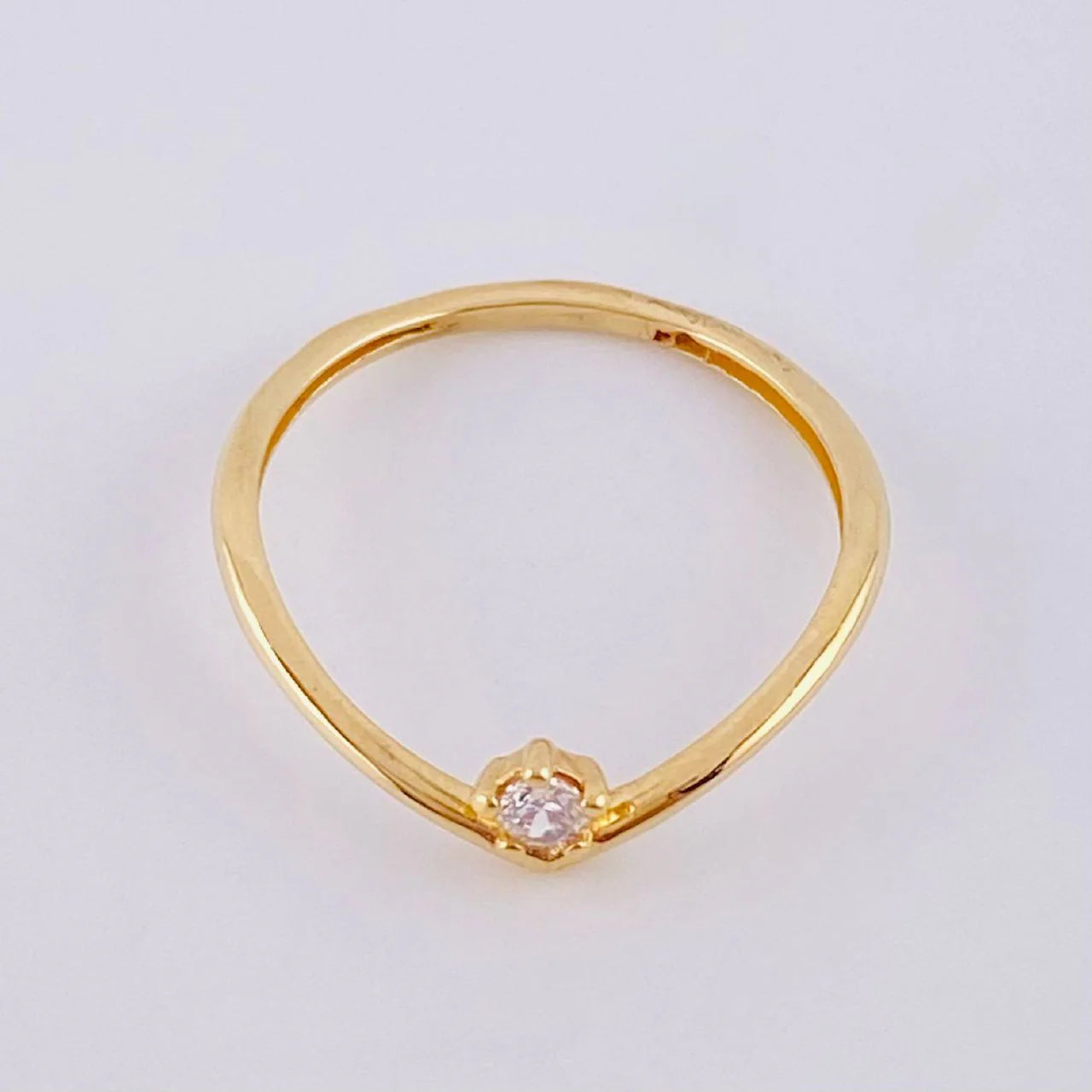 Anillo Solitario V 1.05 g / T7 1/2 Oro Amarillo 18K