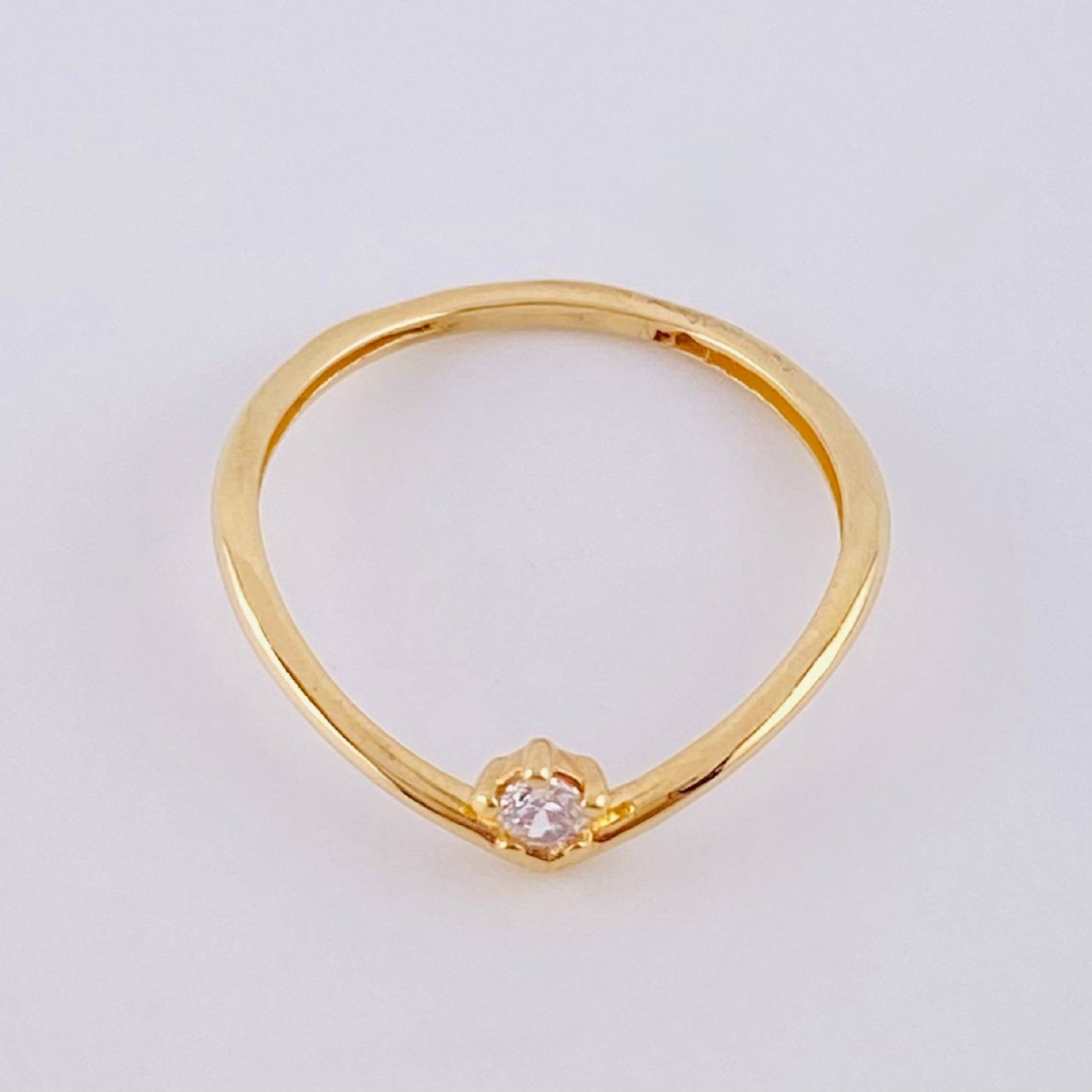 Anillo Solitario V 1.1gr / T6 1/2 / Oro Amarillo 18K ©