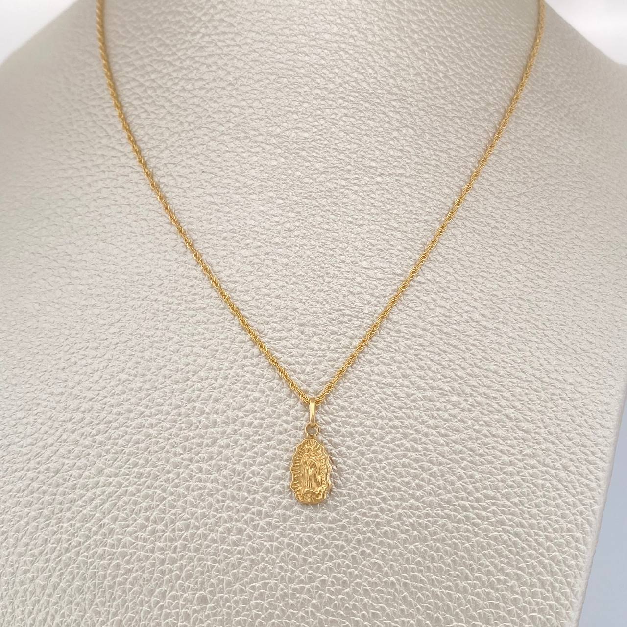Set Cadena y Dije Lazo + Virgen De Guadalupe 1.35gr / 50cm / Oro Amarillo 18K (Oferta) &