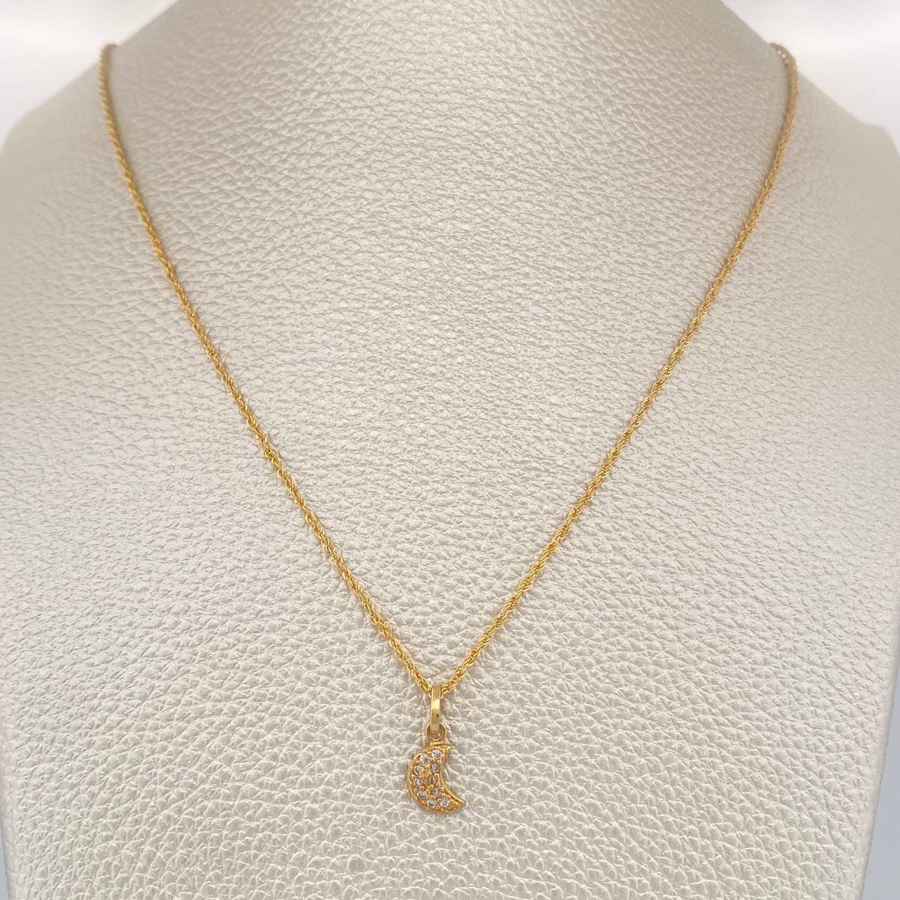 Set Cadena y Dije Lazo + Luna 1.5gr / 44.3cm / Oro Amarillo 18K (Oferta) &